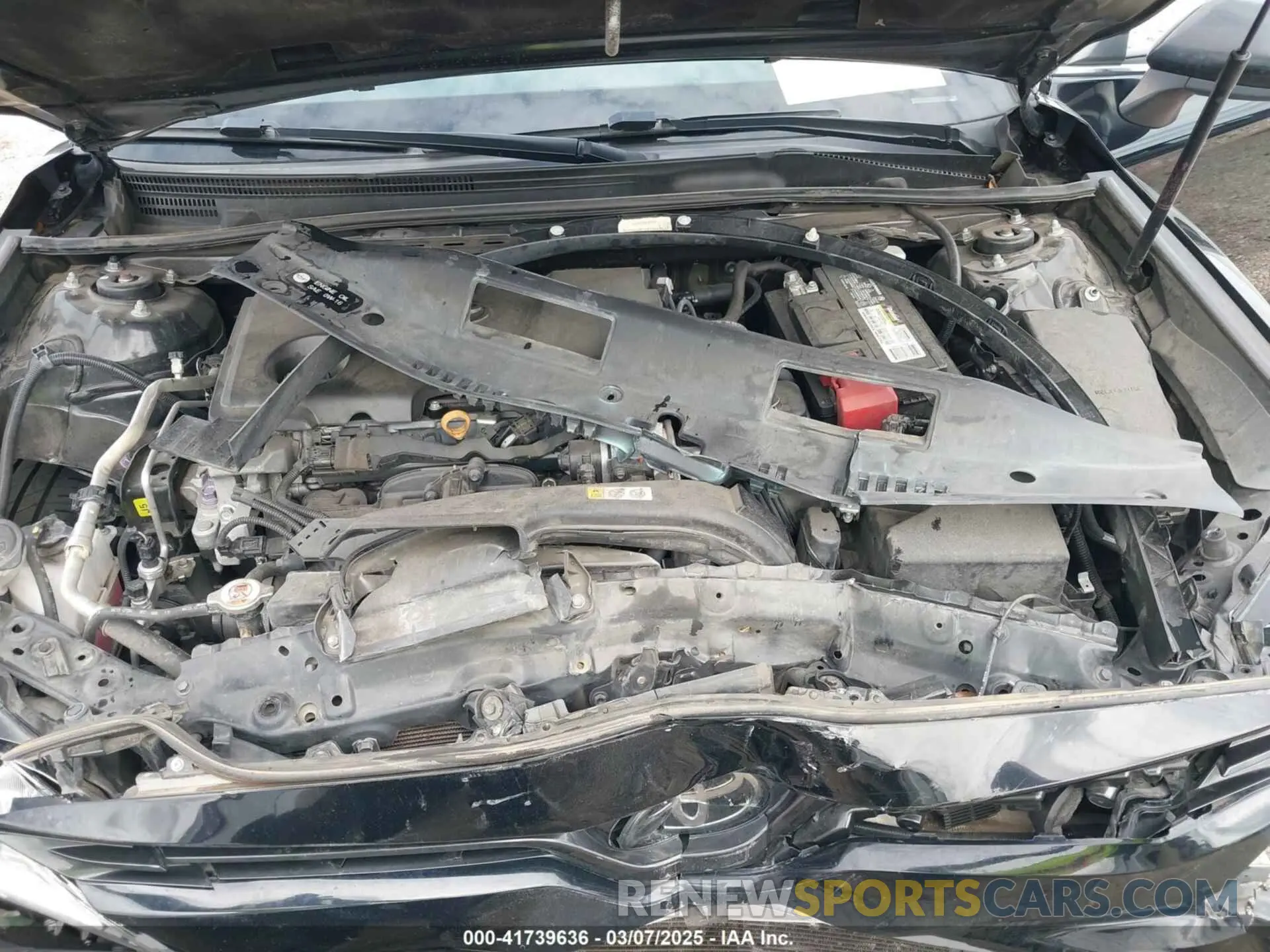 10 Photograph of a damaged car 4T1B11HK0KU743637 TOYOTA CAMRY 2019