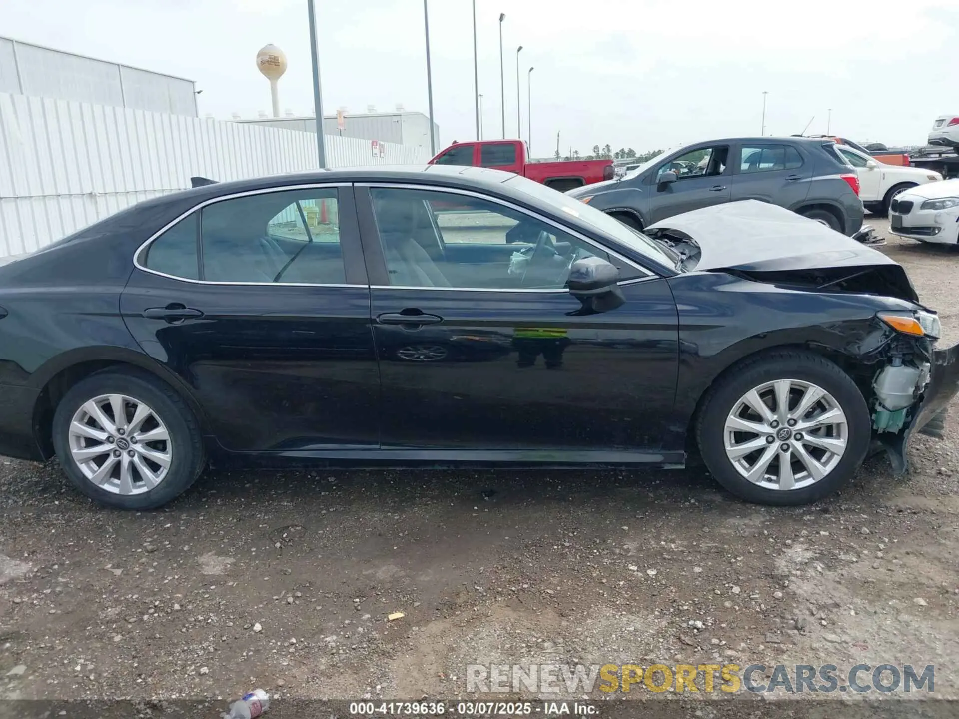 13 Photograph of a damaged car 4T1B11HK0KU743637 TOYOTA CAMRY 2019