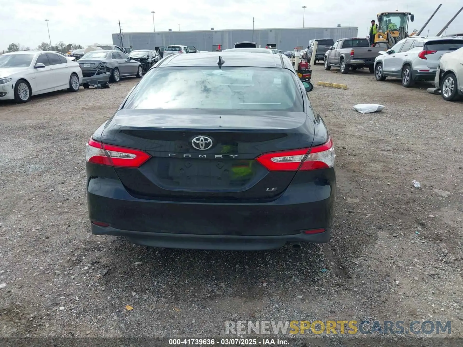 16 Photograph of a damaged car 4T1B11HK0KU743637 TOYOTA CAMRY 2019