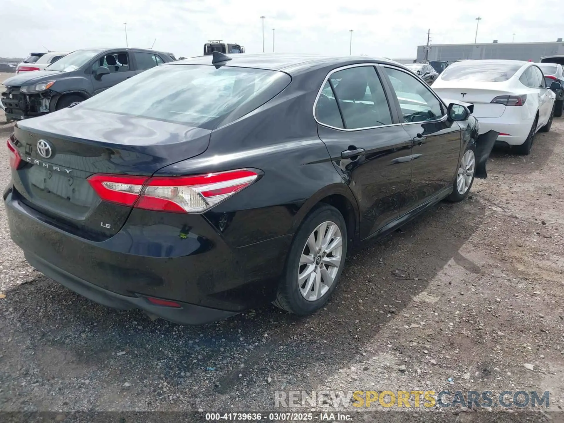 4 Photograph of a damaged car 4T1B11HK0KU743637 TOYOTA CAMRY 2019
