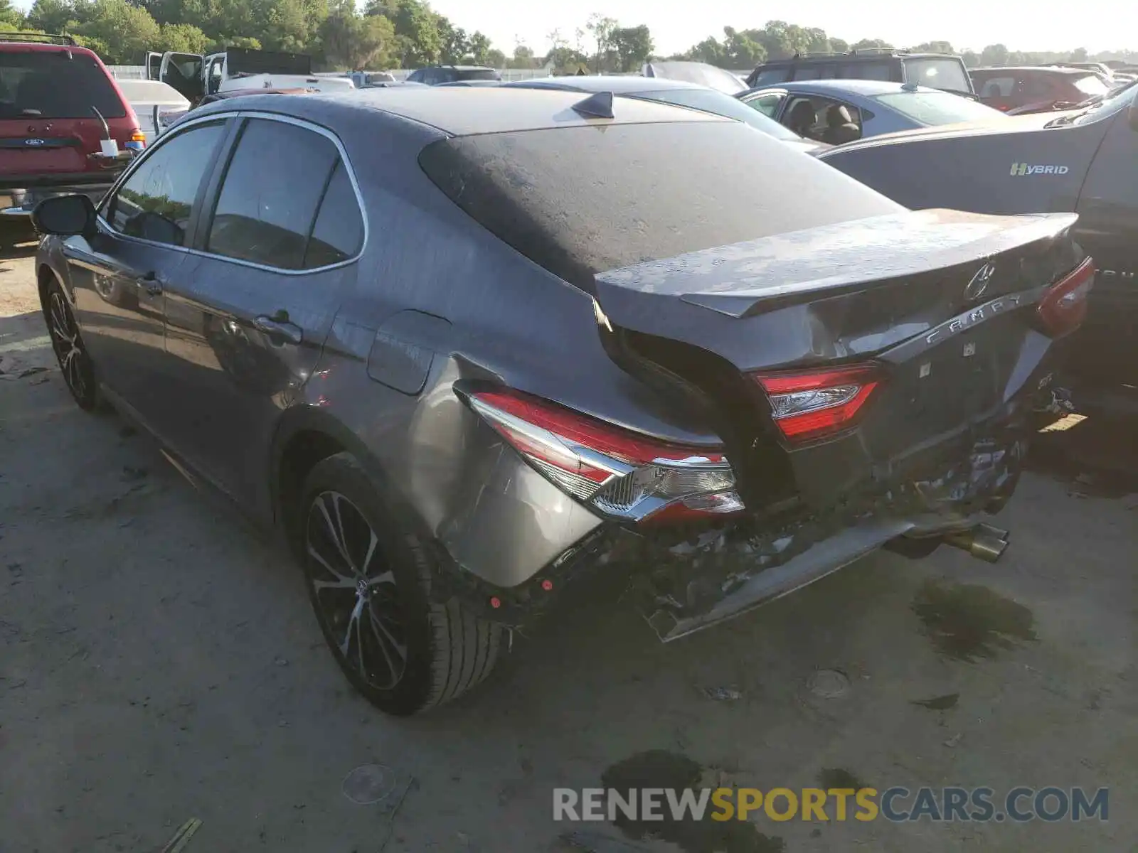 3 Photograph of a damaged car 4T1B11HK0KU747672 TOYOTA CAMRY 2019