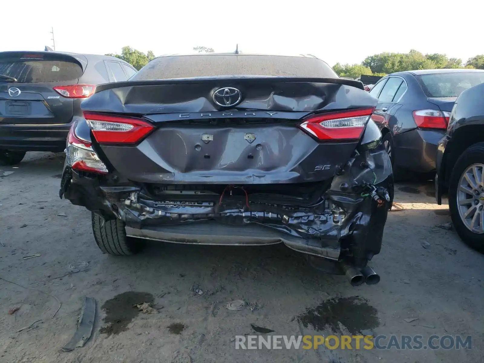 9 Photograph of a damaged car 4T1B11HK0KU747672 TOYOTA CAMRY 2019