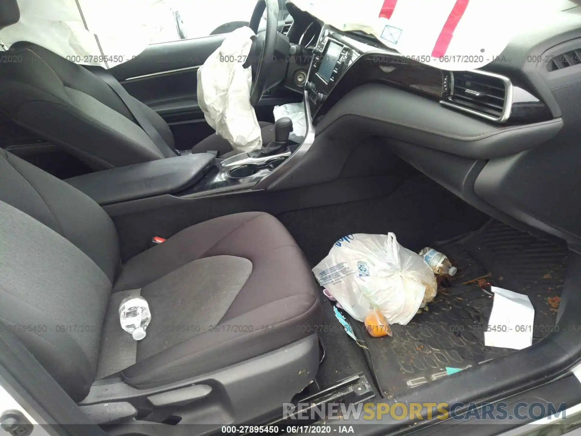 5 Photograph of a damaged car 4T1B11HK0KU750667 TOYOTA CAMRY 2019