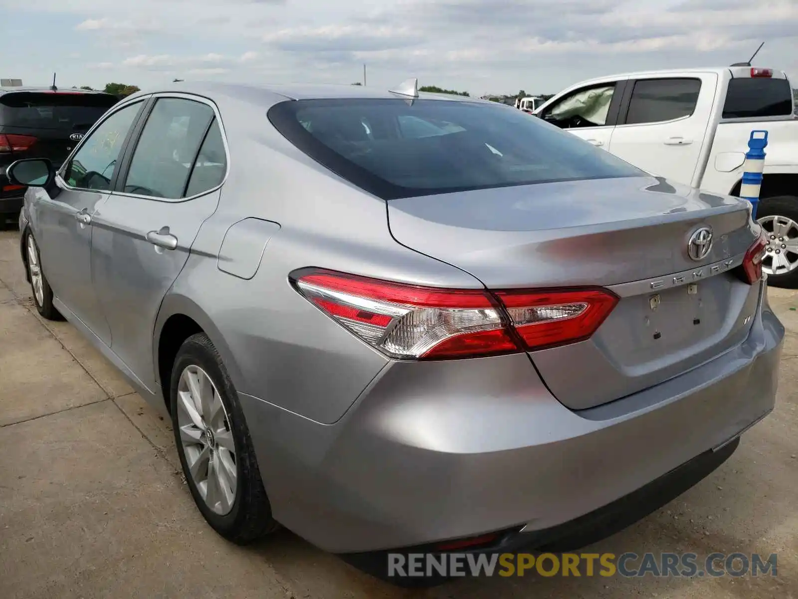 3 Photograph of a damaged car 4T1B11HK0KU753732 TOYOTA CAMRY 2019