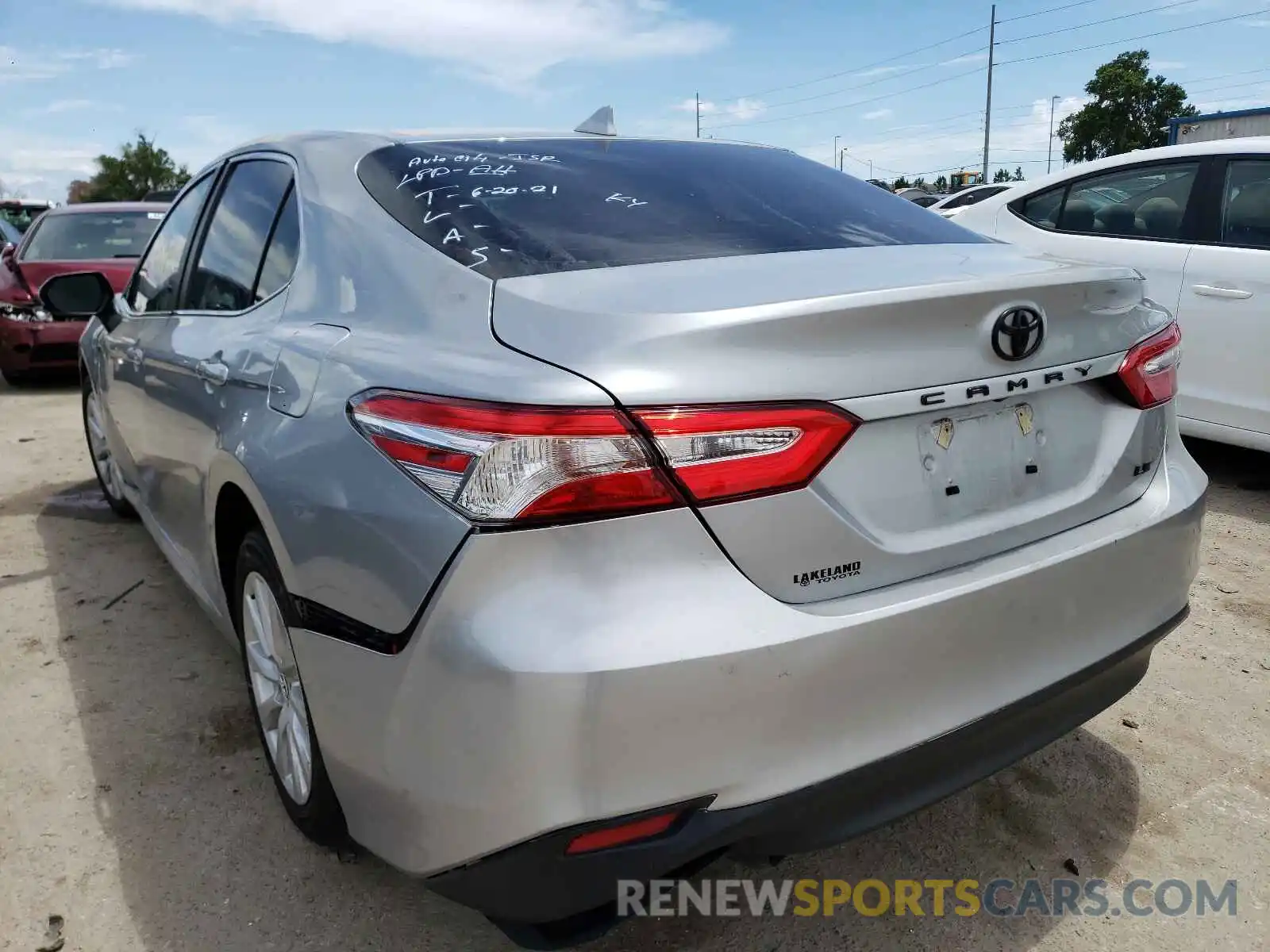 3 Photograph of a damaged car 4T1B11HK0KU753911 TOYOTA CAMRY 2019