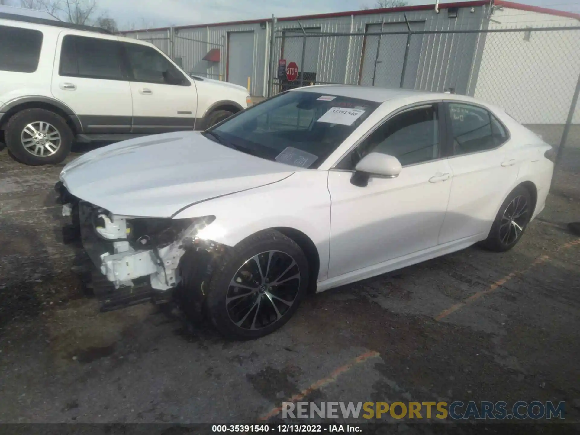 2 Photograph of a damaged car 4T1B11HK0KU754525 TOYOTA CAMRY 2019