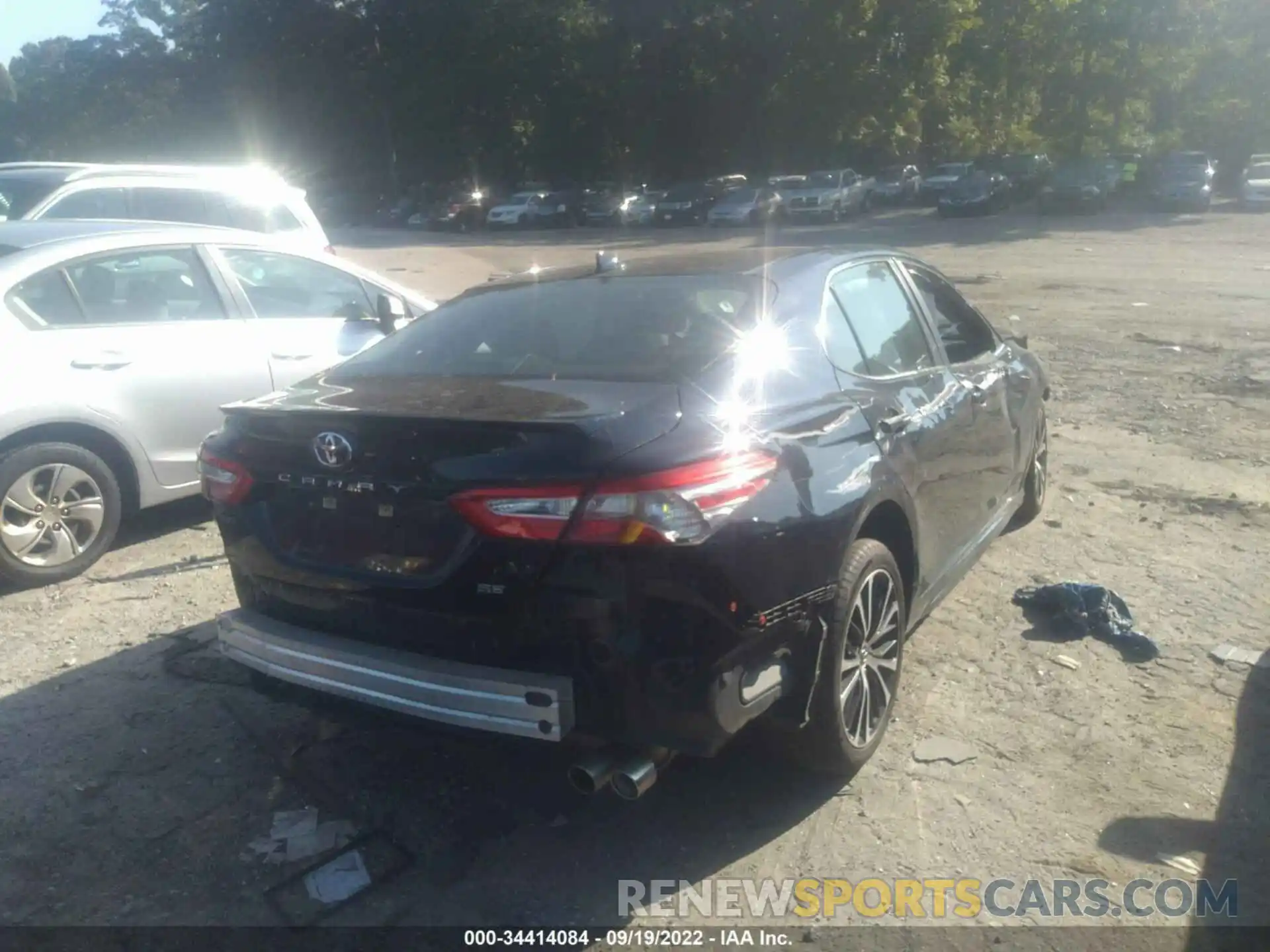 8 Photograph of a damaged car 4T1B11HK0KU758669 TOYOTA CAMRY 2019