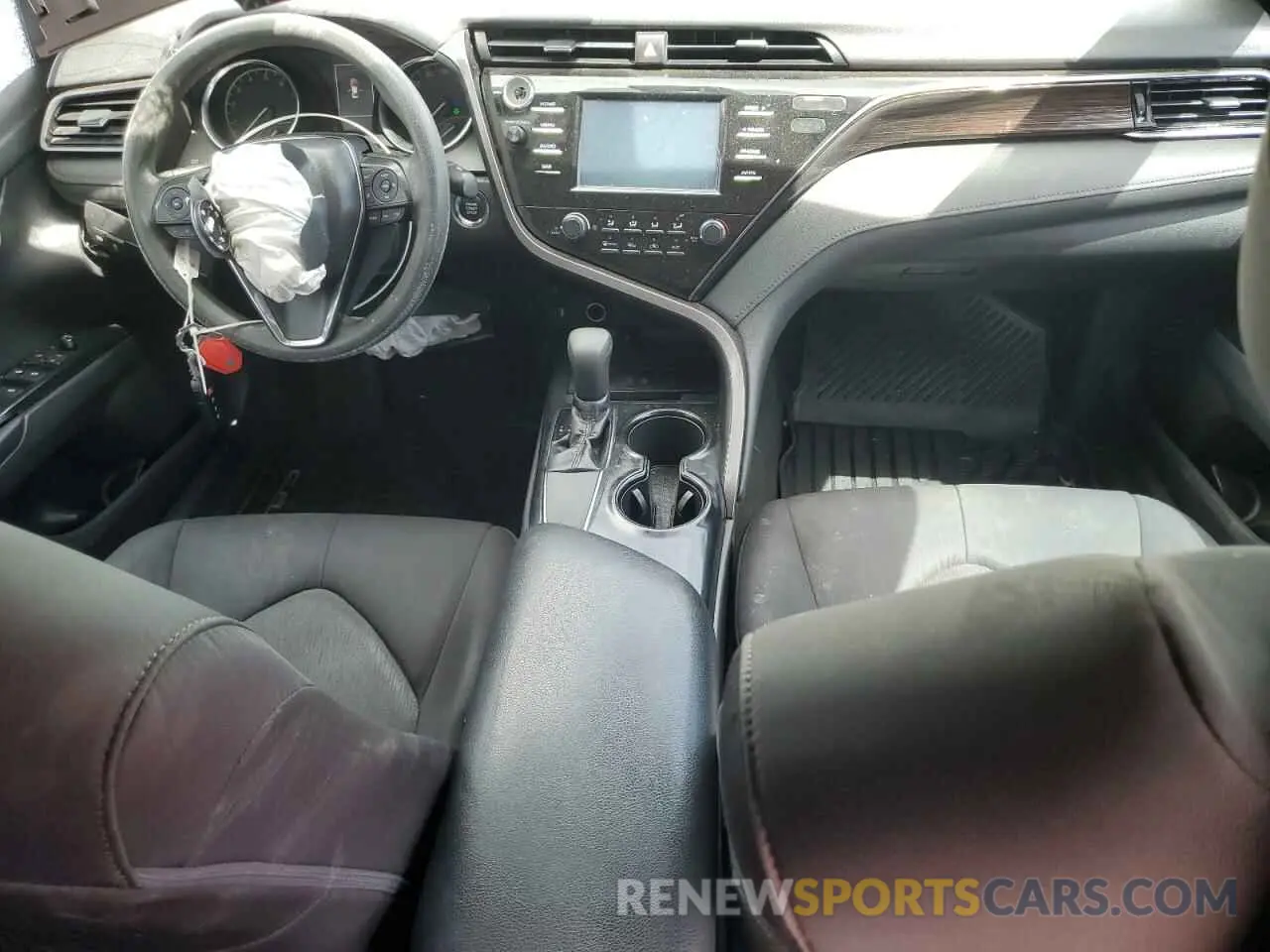 8 Photograph of a damaged car 4T1B11HK0KU763600 TOYOTA CAMRY 2019