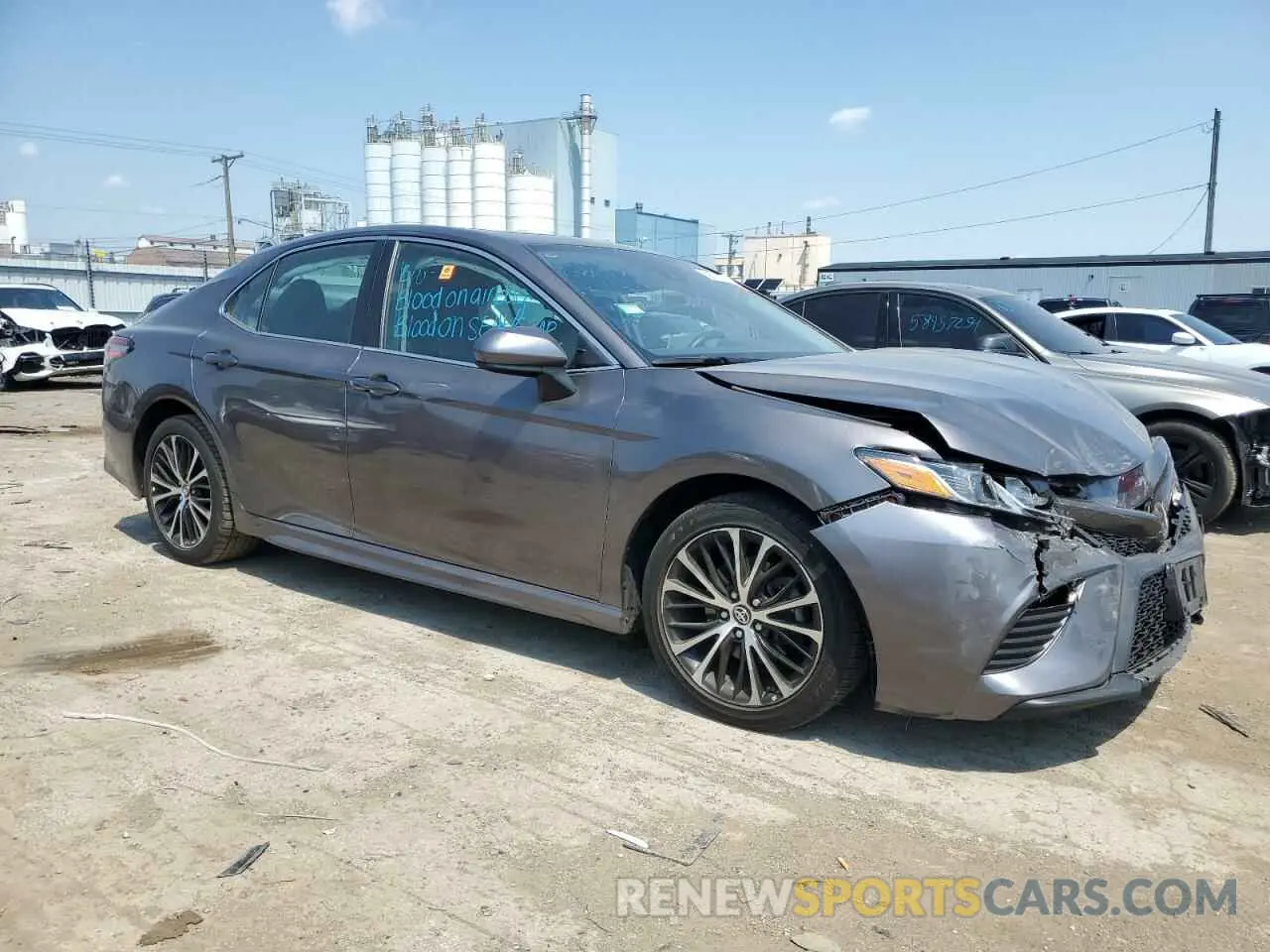 4 Photograph of a damaged car 4T1B11HK0KU766898 TOYOTA CAMRY 2019