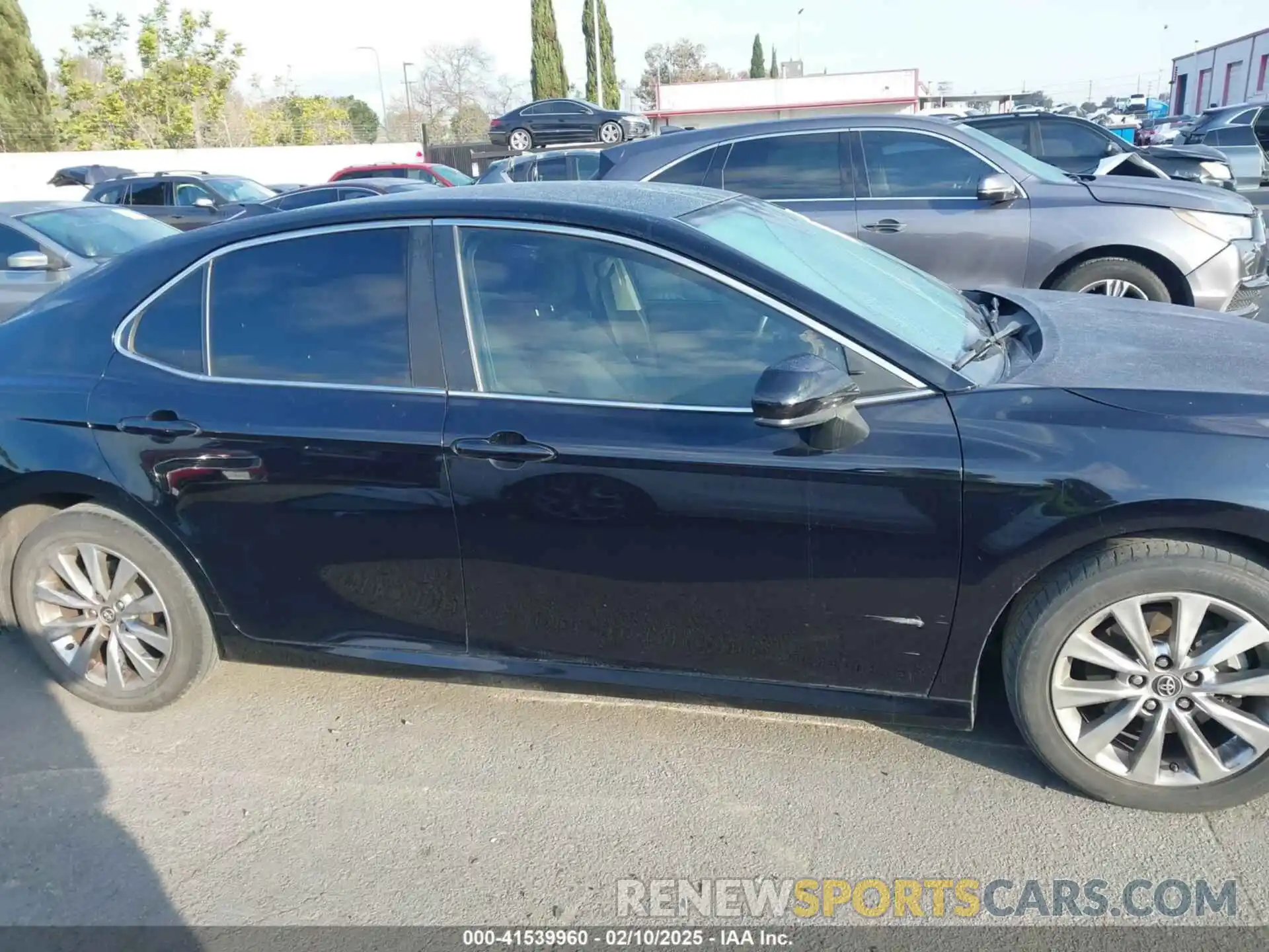 13 Photograph of a damaged car 4T1B11HK0KU767565 TOYOTA CAMRY 2019