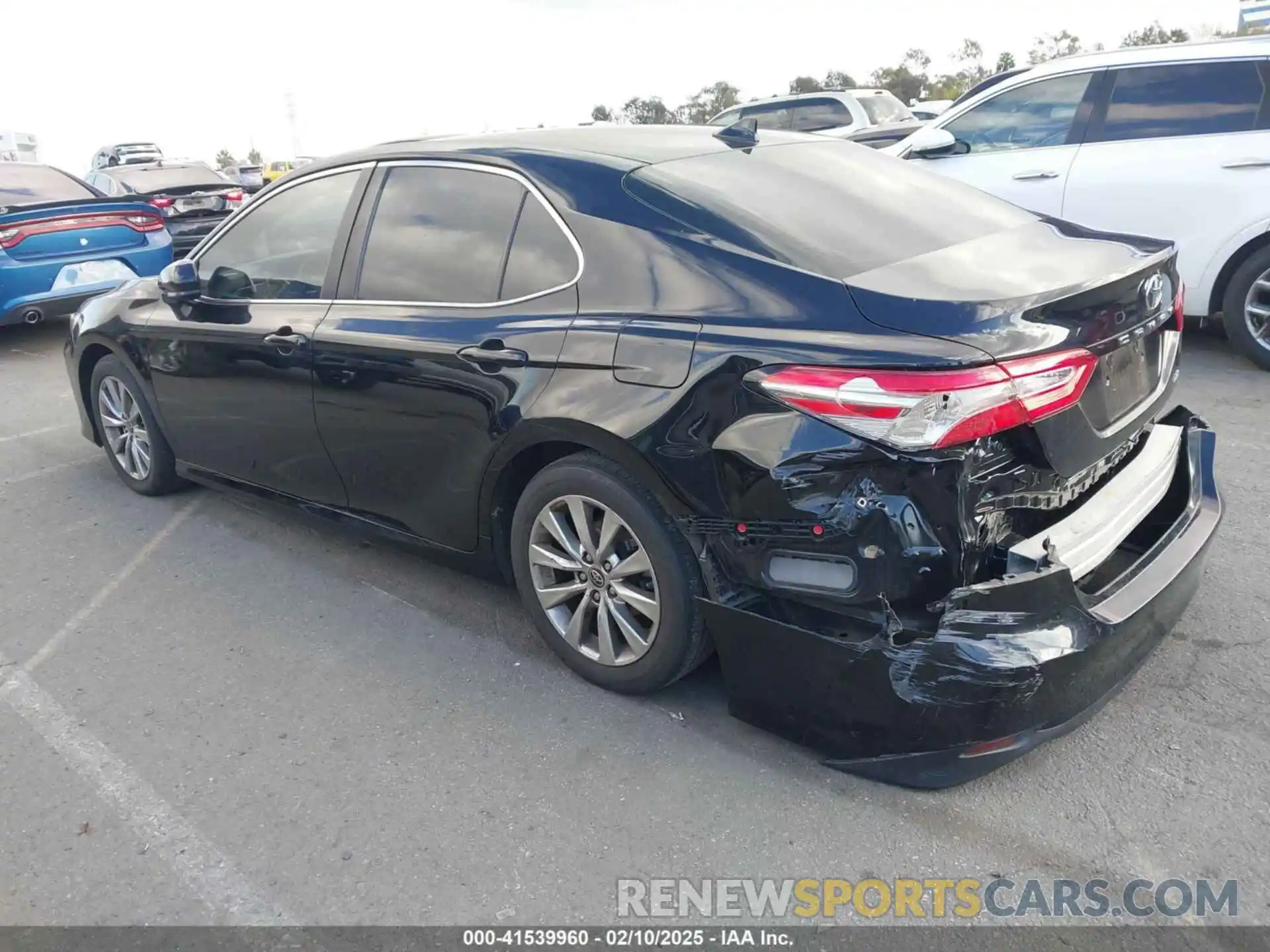 3 Photograph of a damaged car 4T1B11HK0KU767565 TOYOTA CAMRY 2019