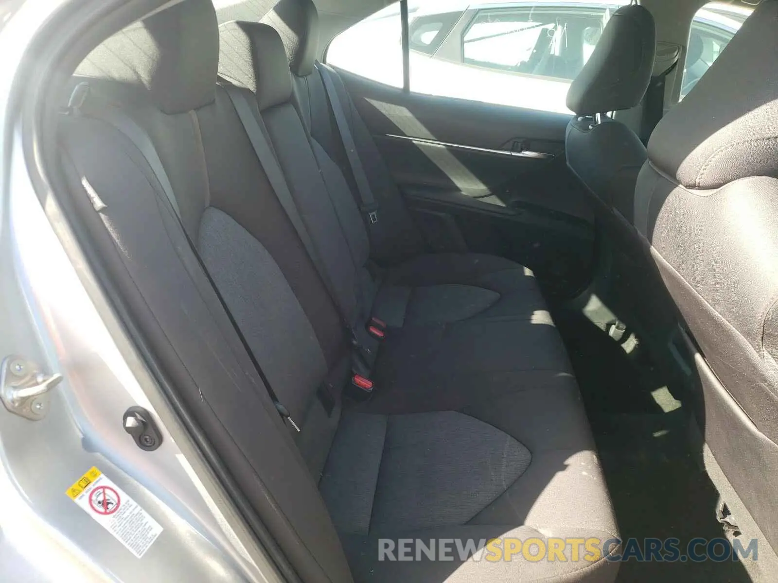 6 Photograph of a damaged car 4T1B11HK0KU770014 TOYOTA CAMRY 2019