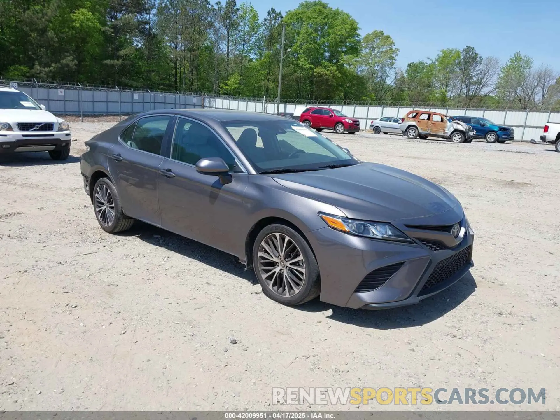 1 Photograph of a damaged car 4T1B11HK0KU771132 TOYOTA CAMRY 2019