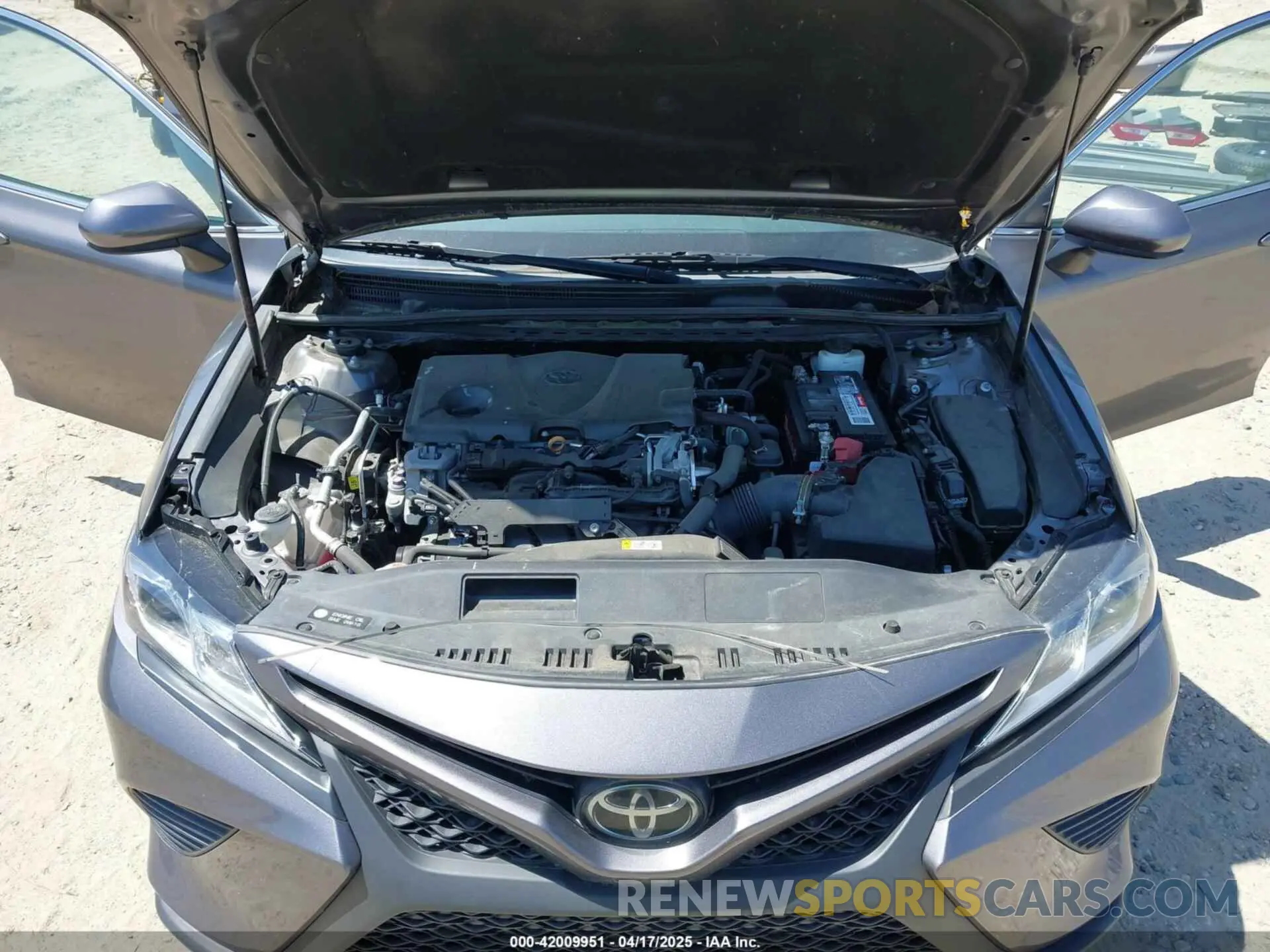 10 Photograph of a damaged car 4T1B11HK0KU771132 TOYOTA CAMRY 2019