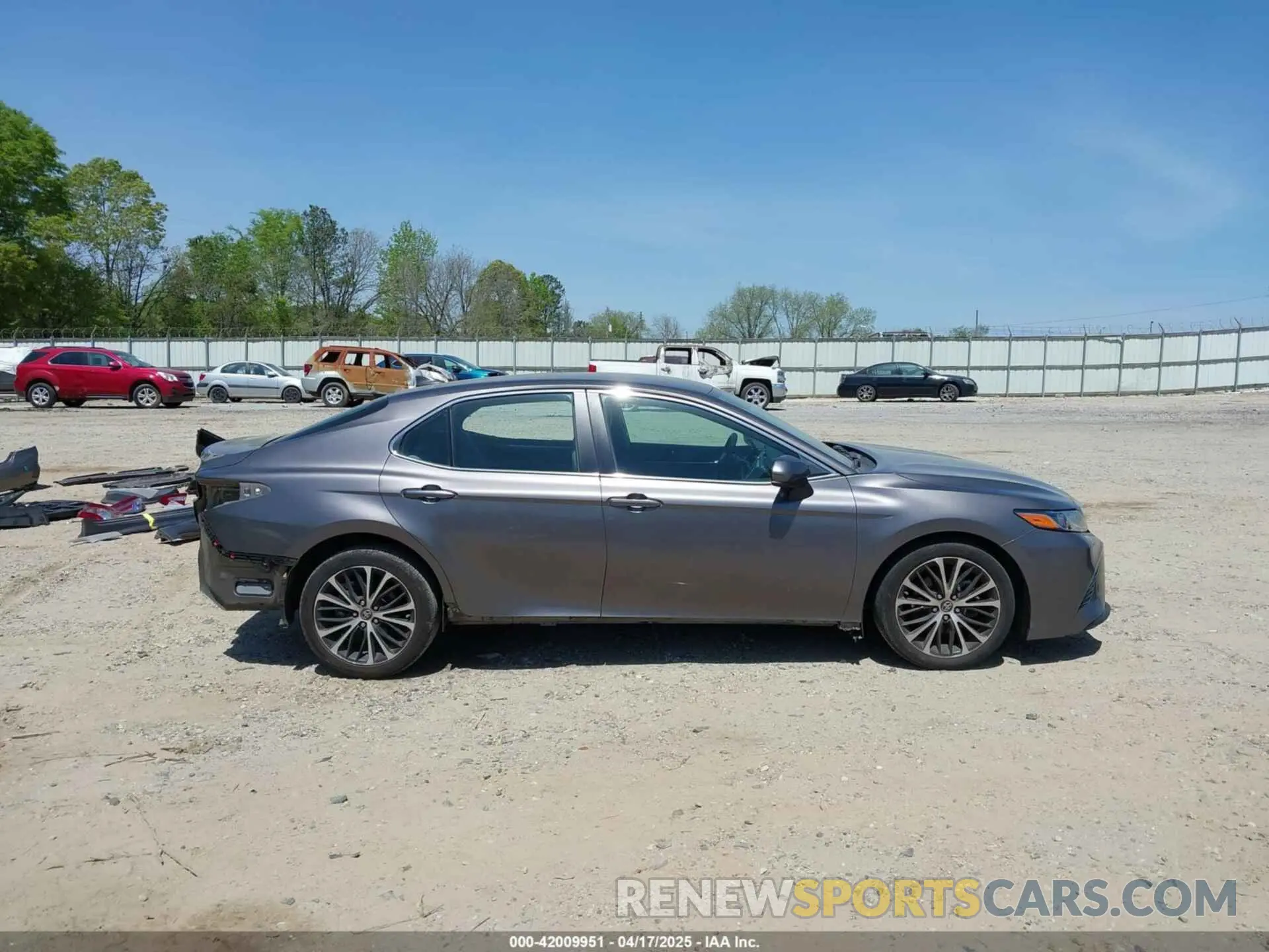 14 Photograph of a damaged car 4T1B11HK0KU771132 TOYOTA CAMRY 2019