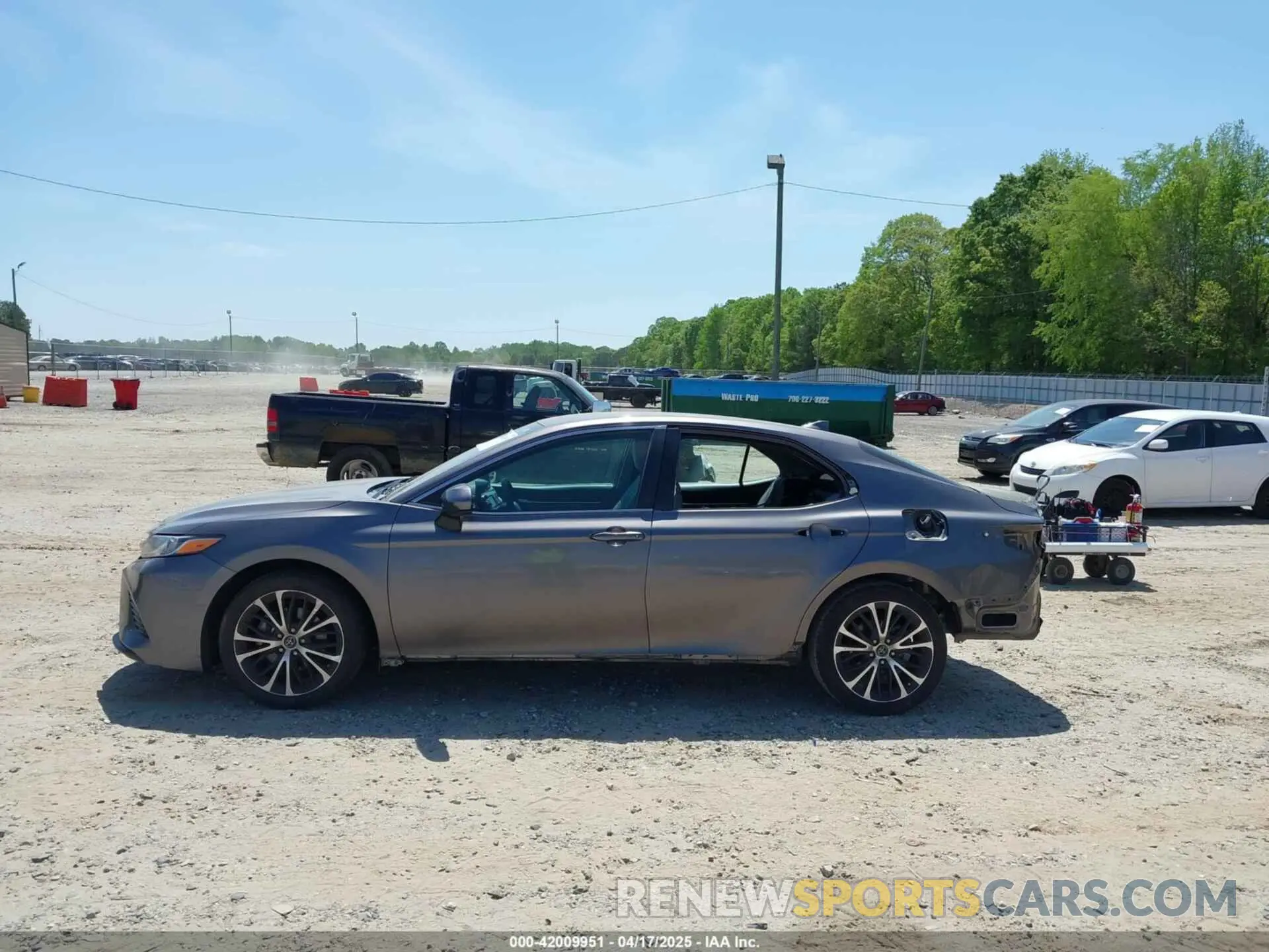 15 Photograph of a damaged car 4T1B11HK0KU771132 TOYOTA CAMRY 2019