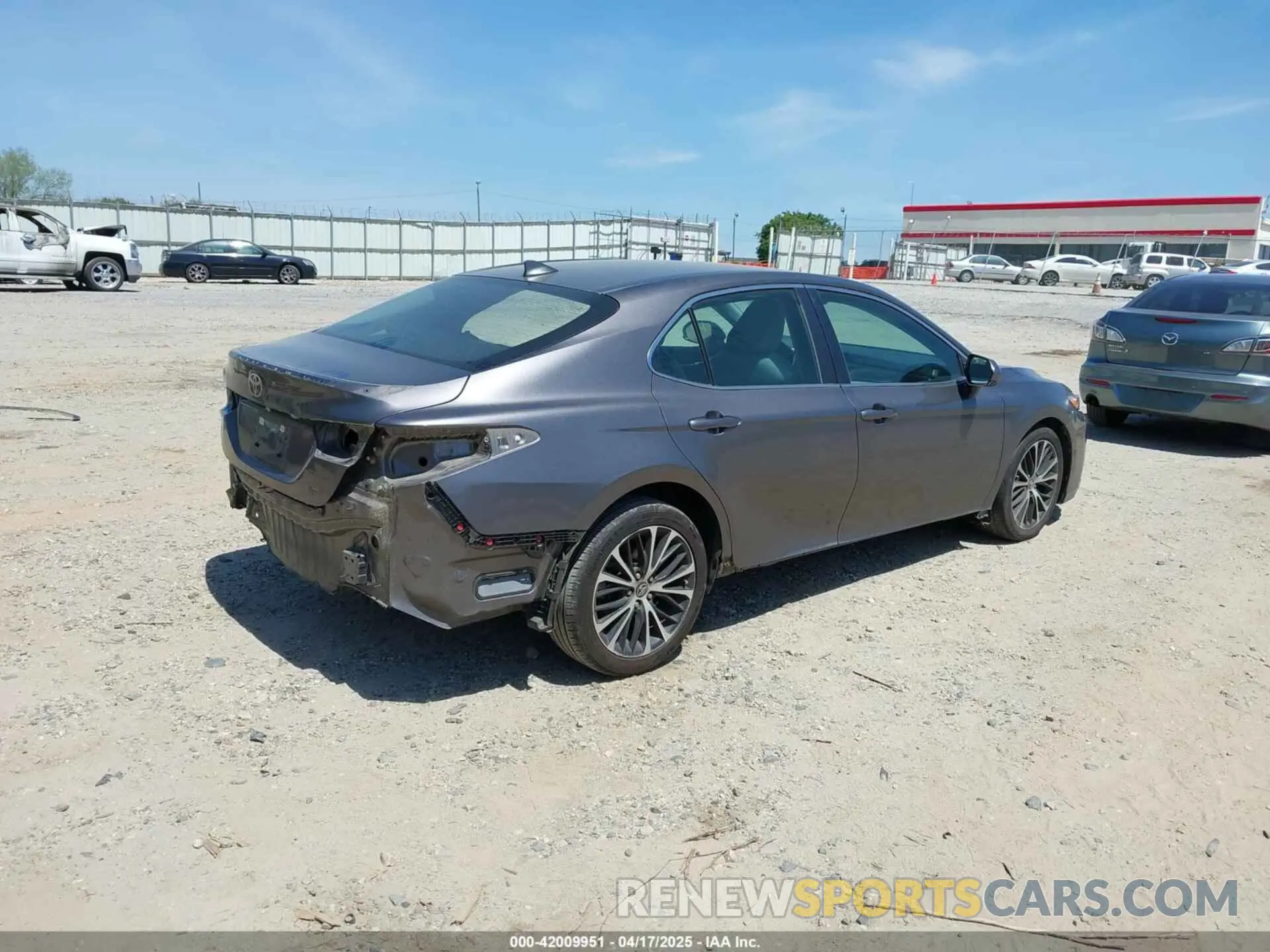 4 Photograph of a damaged car 4T1B11HK0KU771132 TOYOTA CAMRY 2019