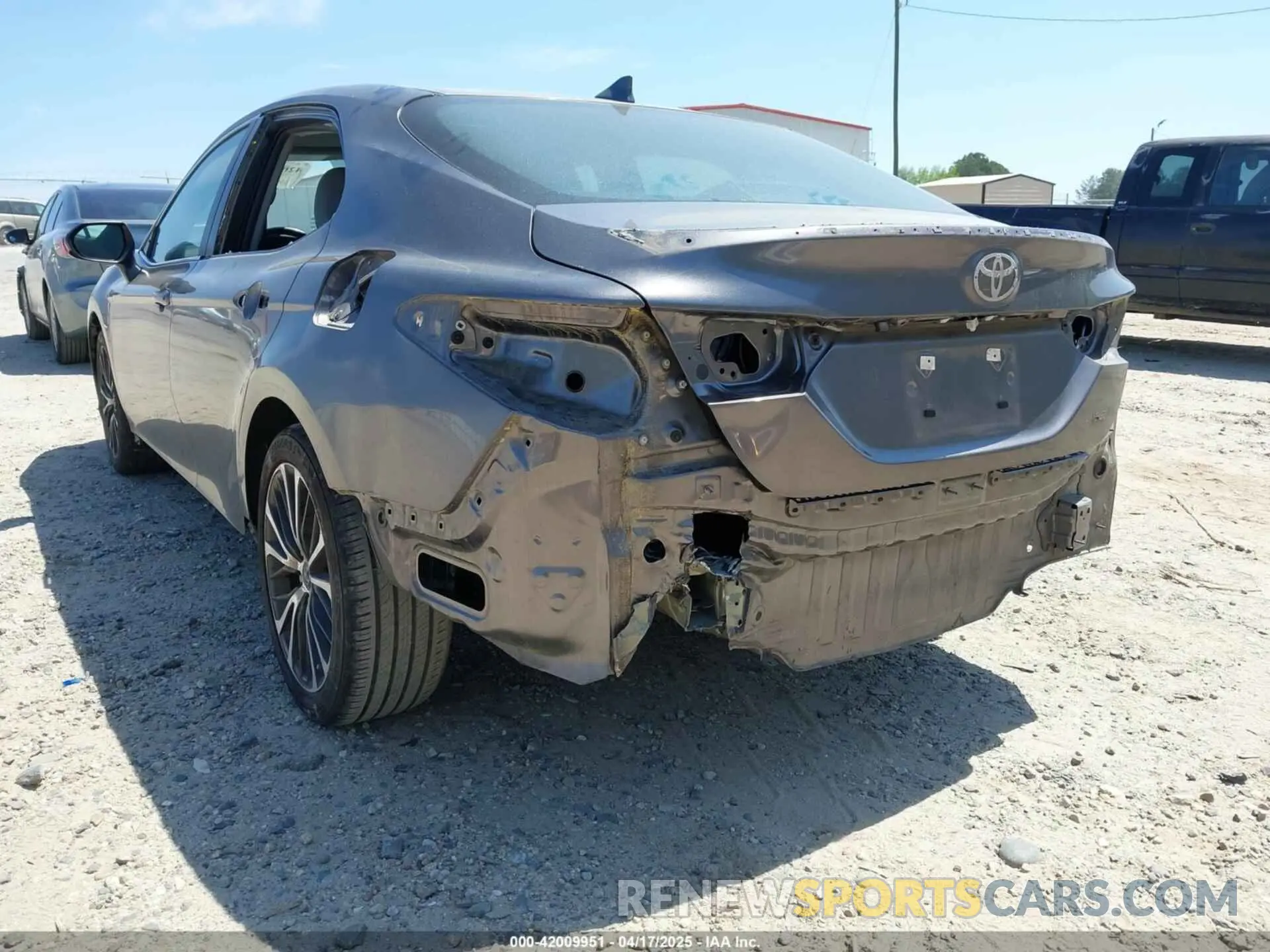 6 Photograph of a damaged car 4T1B11HK0KU771132 TOYOTA CAMRY 2019
