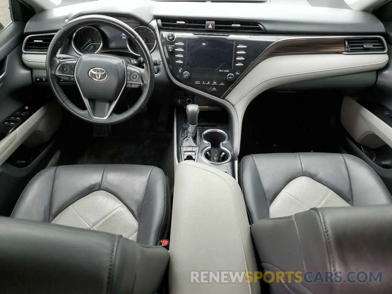 8 Photograph of a damaged car 4T1B11HK0KU772099 TOYOTA CAMRY 2019