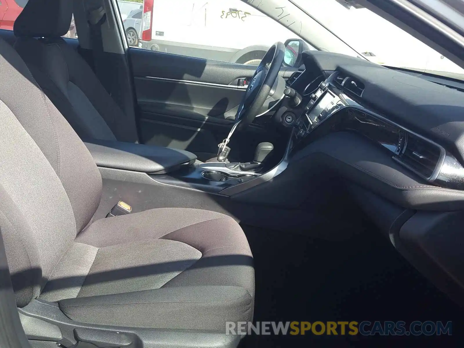 5 Photograph of a damaged car 4T1B11HK0KU772488 TOYOTA CAMRY 2019