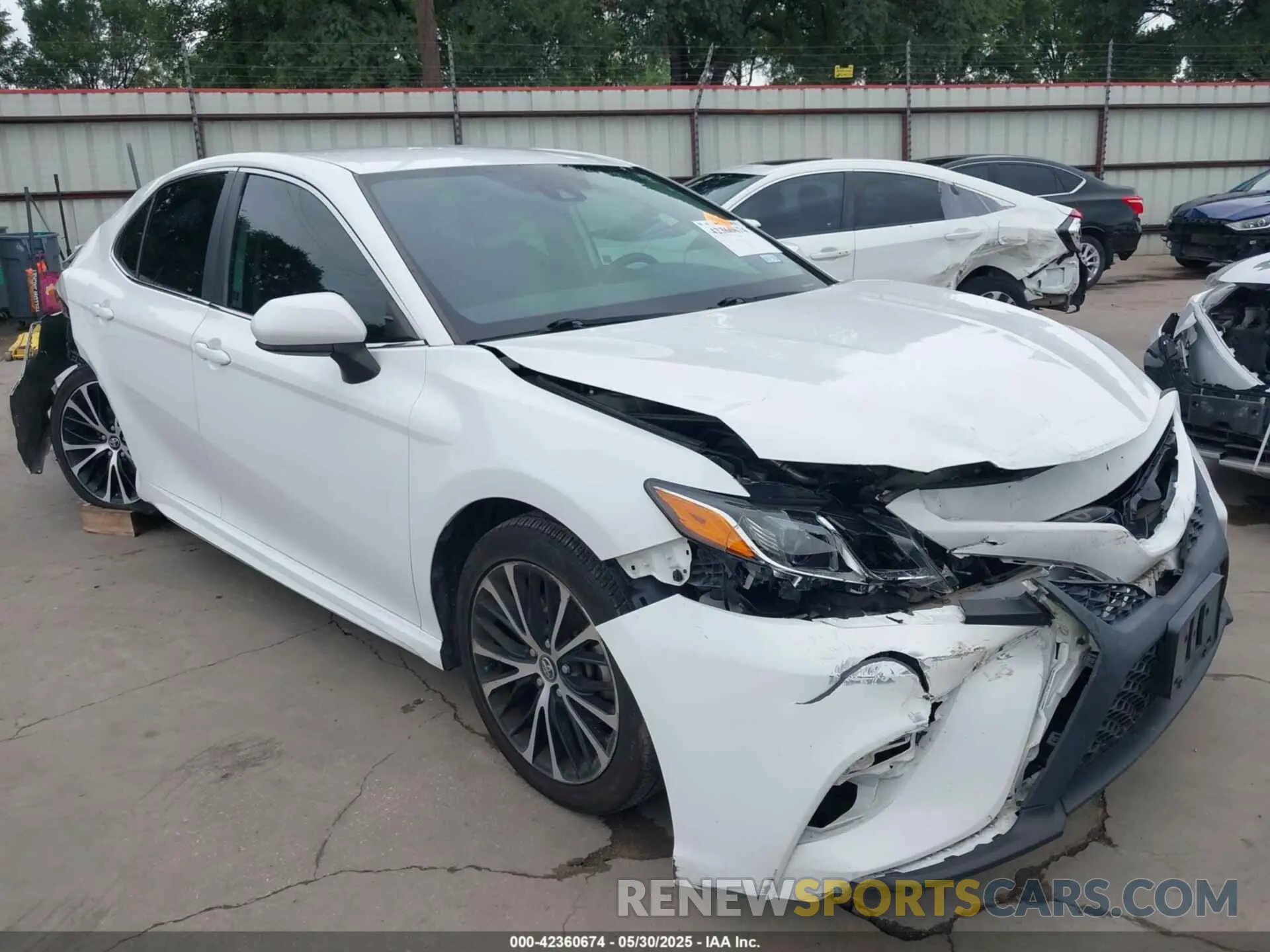 1 Photograph of a damaged car 4T1B11HK0KU775035 TOYOTA CAMRY 2019