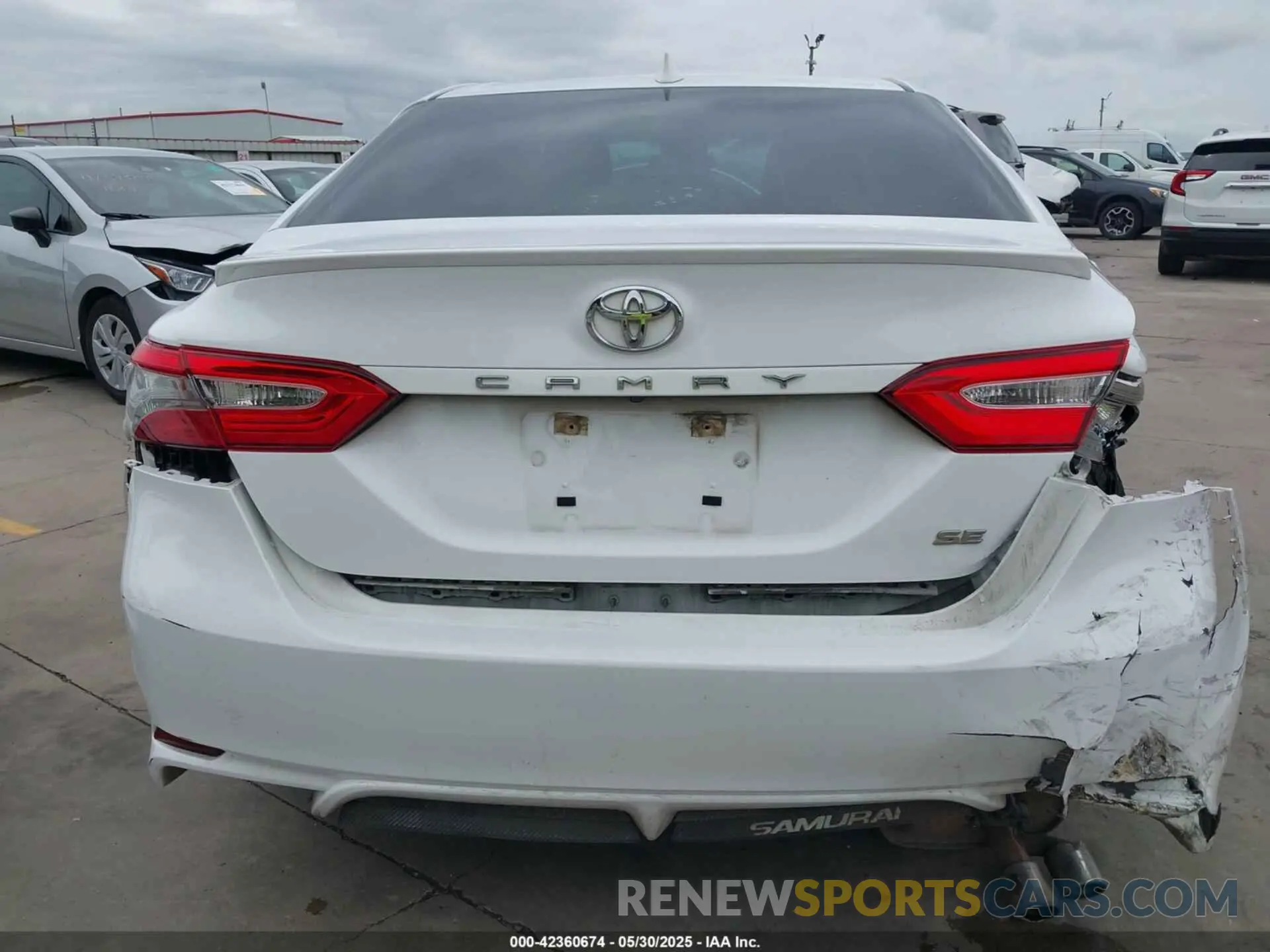 19 Photograph of a damaged car 4T1B11HK0KU775035 TOYOTA CAMRY 2019
