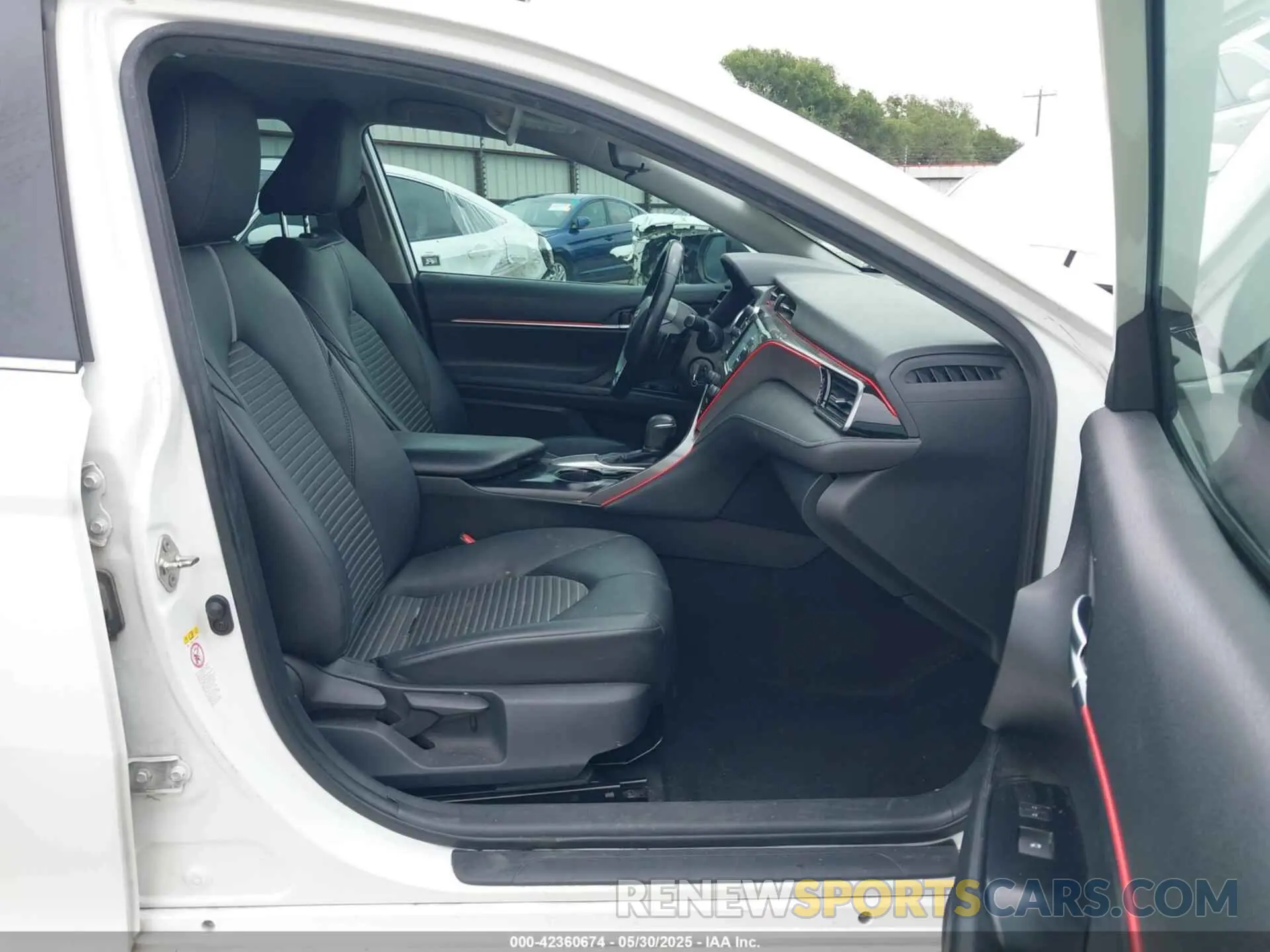 5 Photograph of a damaged car 4T1B11HK0KU775035 TOYOTA CAMRY 2019
