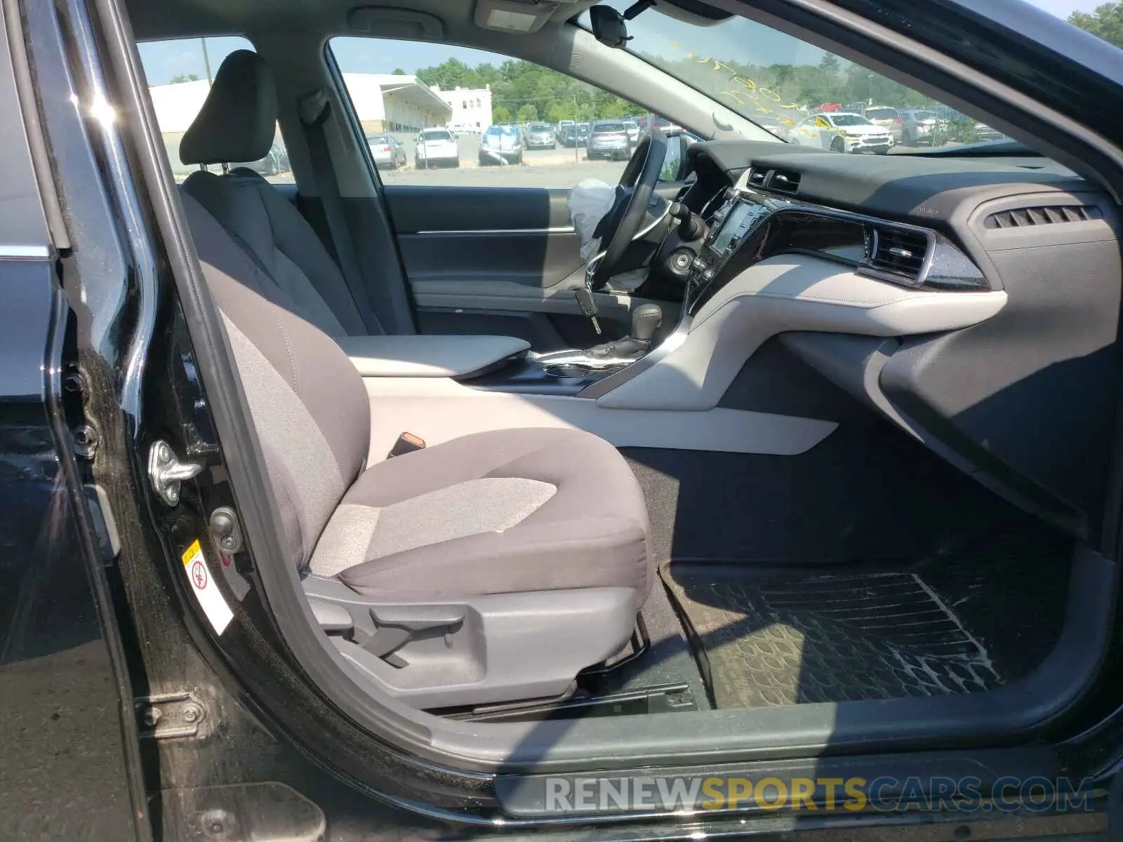 5 Photograph of a damaged car 4T1B11HK0KU776394 TOYOTA CAMRY 2019