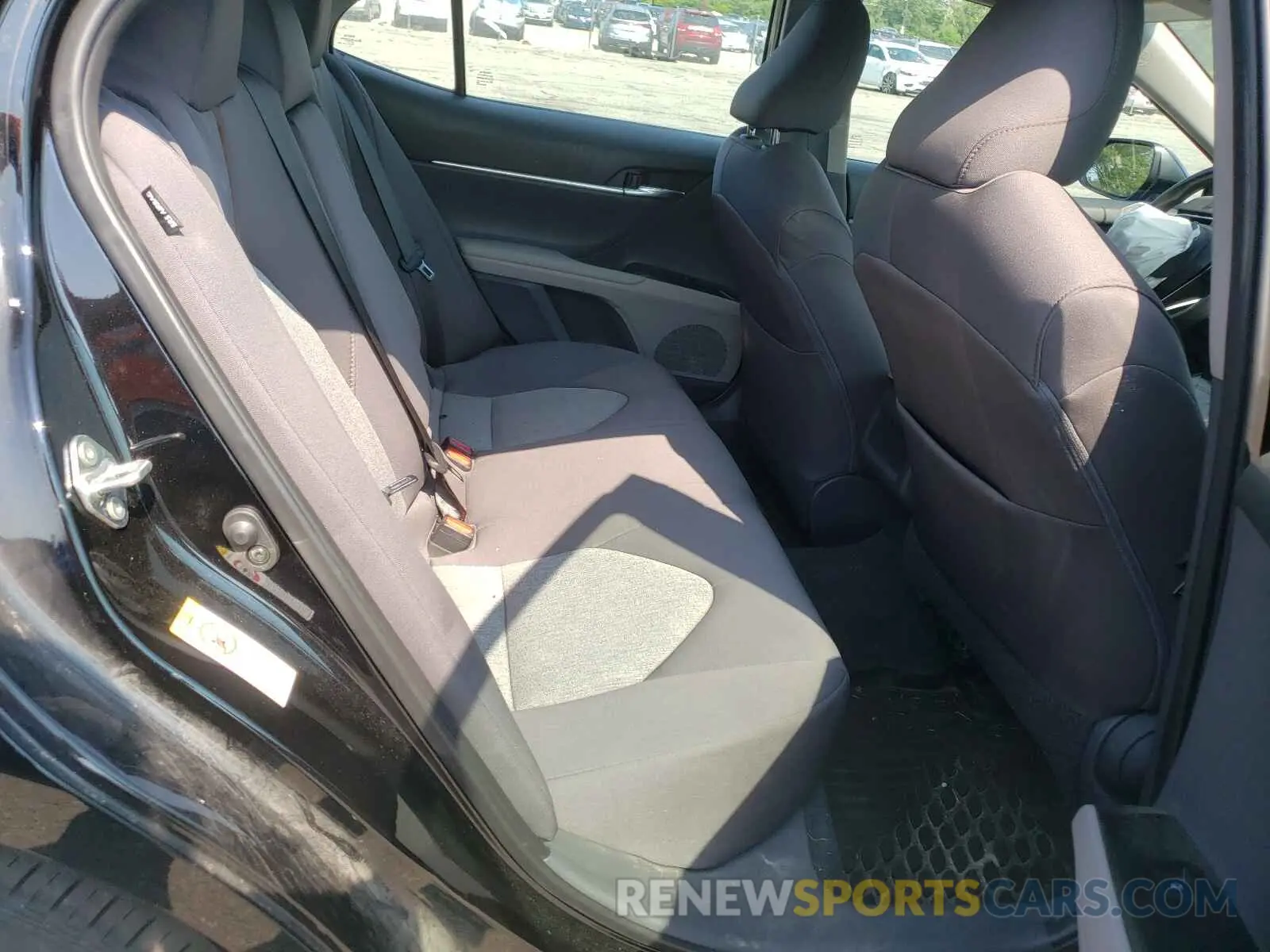 6 Photograph of a damaged car 4T1B11HK0KU776394 TOYOTA CAMRY 2019
