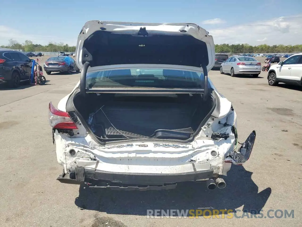 6 Photograph of a damaged car 4T1B11HK0KU779330 TOYOTA CAMRY 2019