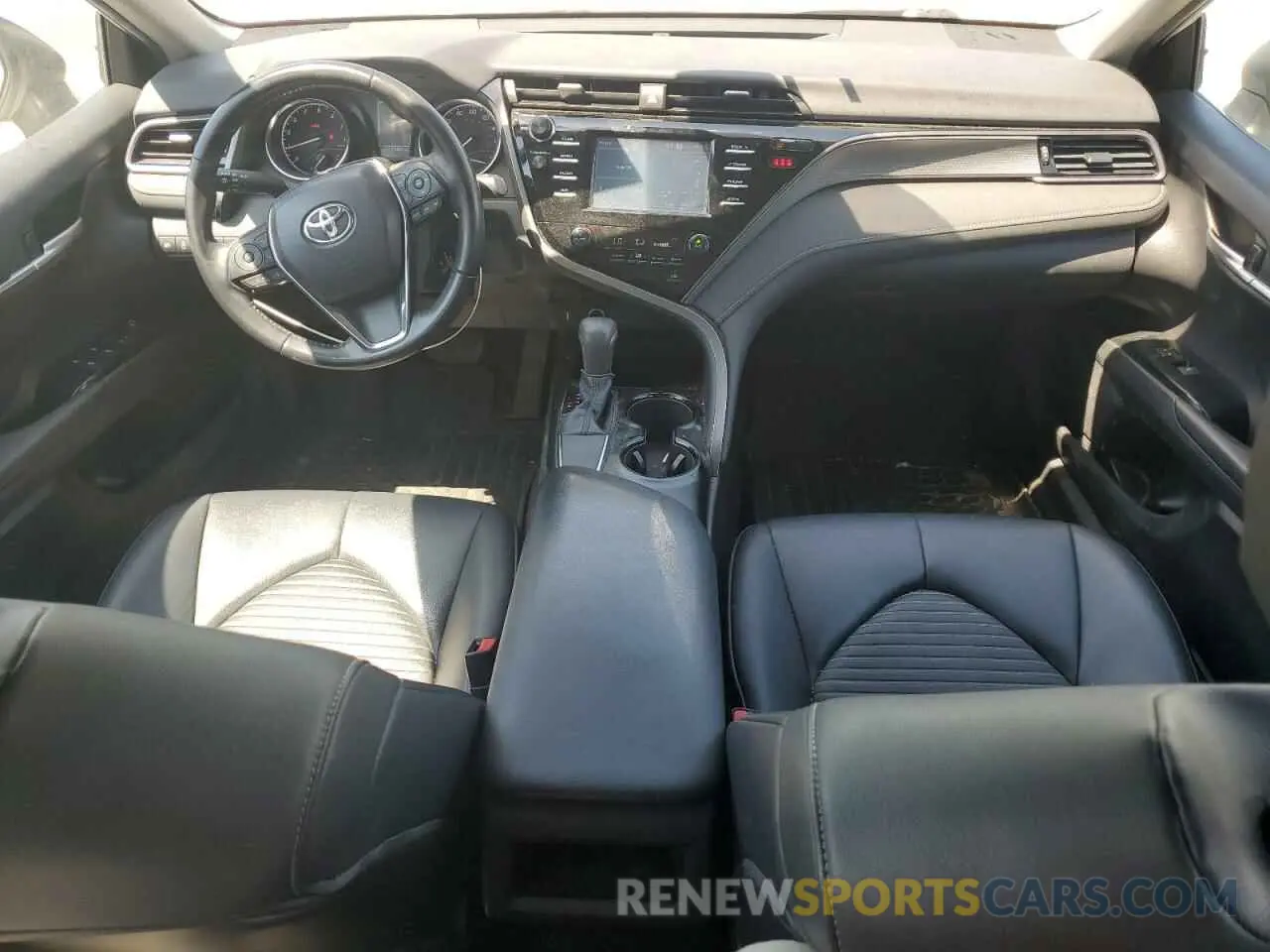8 Photograph of a damaged car 4T1B11HK0KU779330 TOYOTA CAMRY 2019