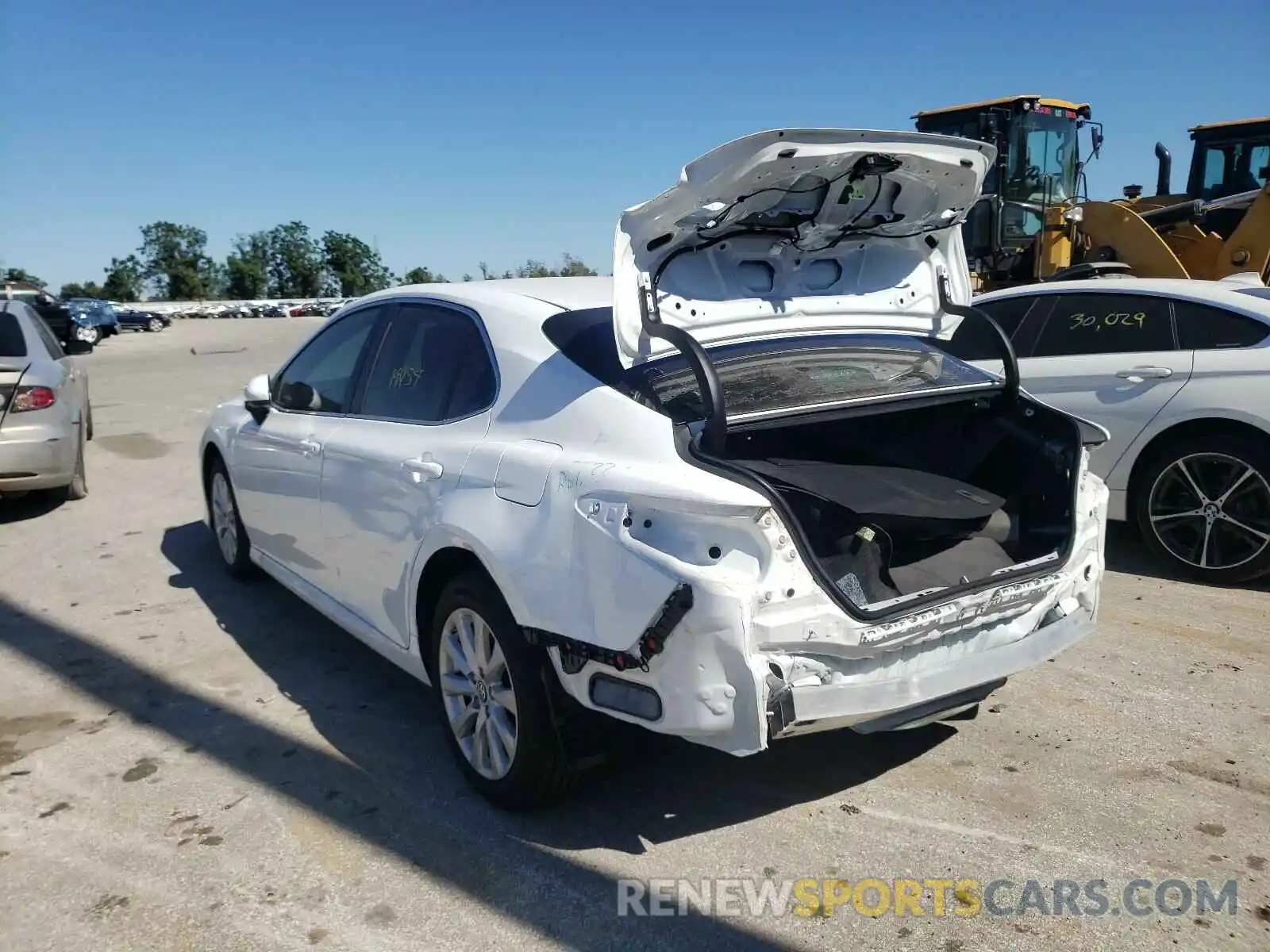 3 Photograph of a damaged car 4T1B11HK0KU780820 TOYOTA CAMRY 2019