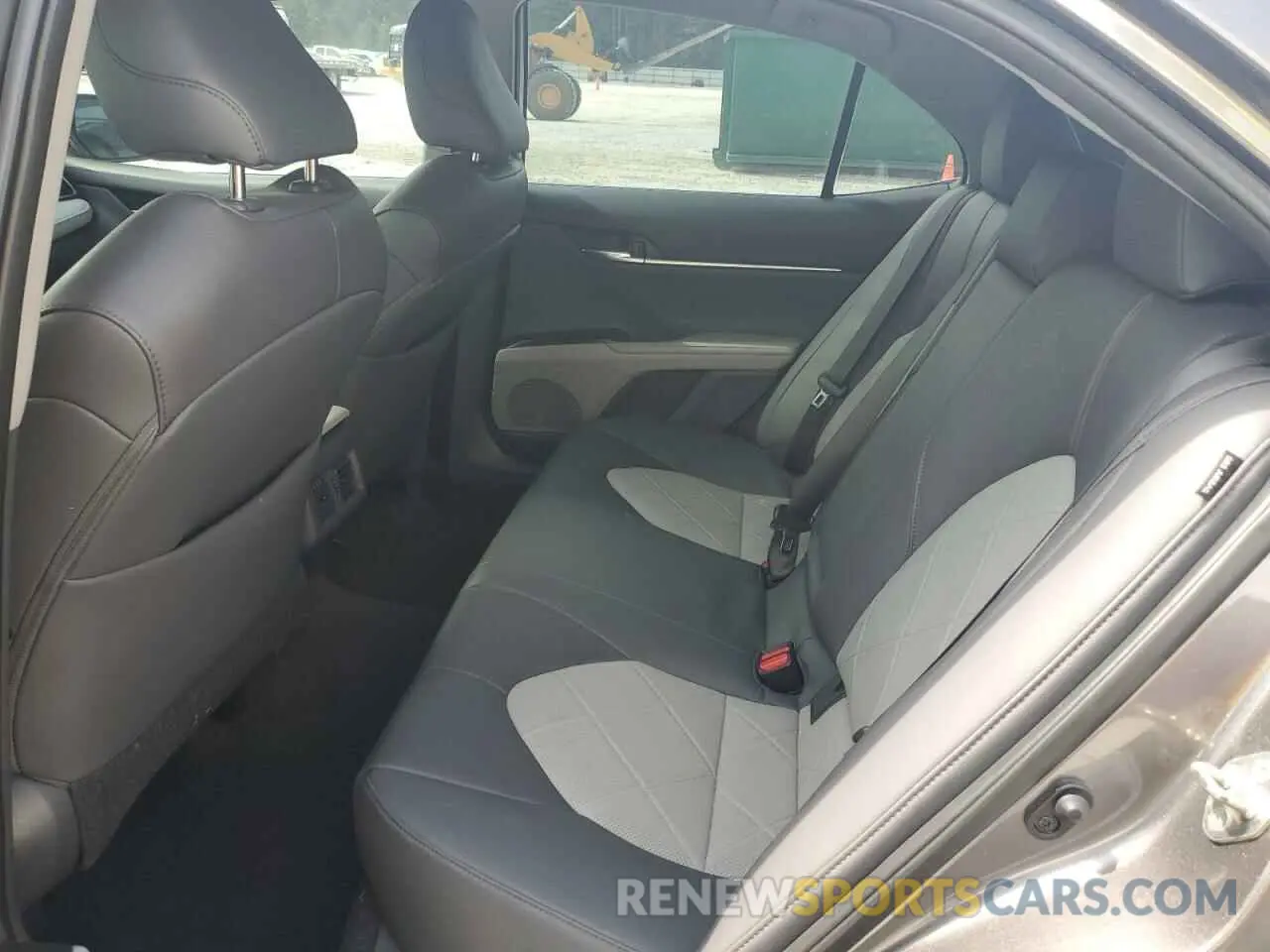 10 Photograph of a damaged car 4T1B11HK0KU783538 TOYOTA CAMRY 2019