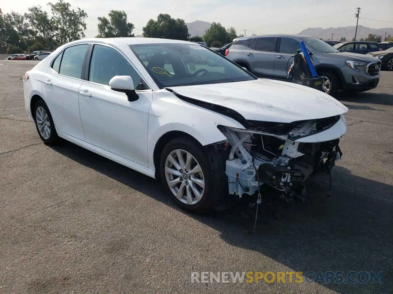 1 Photograph of a damaged car 4T1B11HK0KU784754 TOYOTA CAMRY 2019