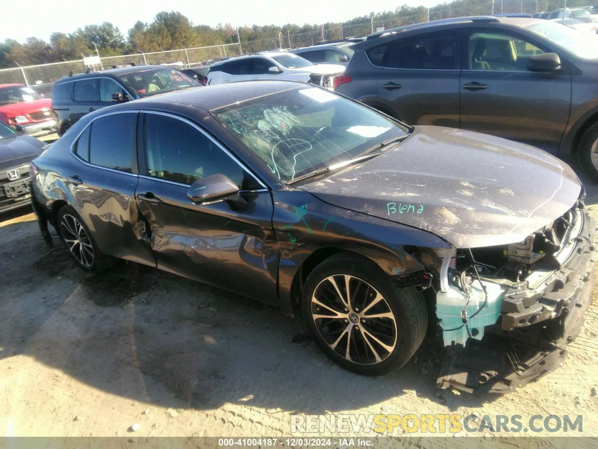 13 Photograph of a damaged car 4T1B11HK0KU784799 TOYOTA CAMRY 2019