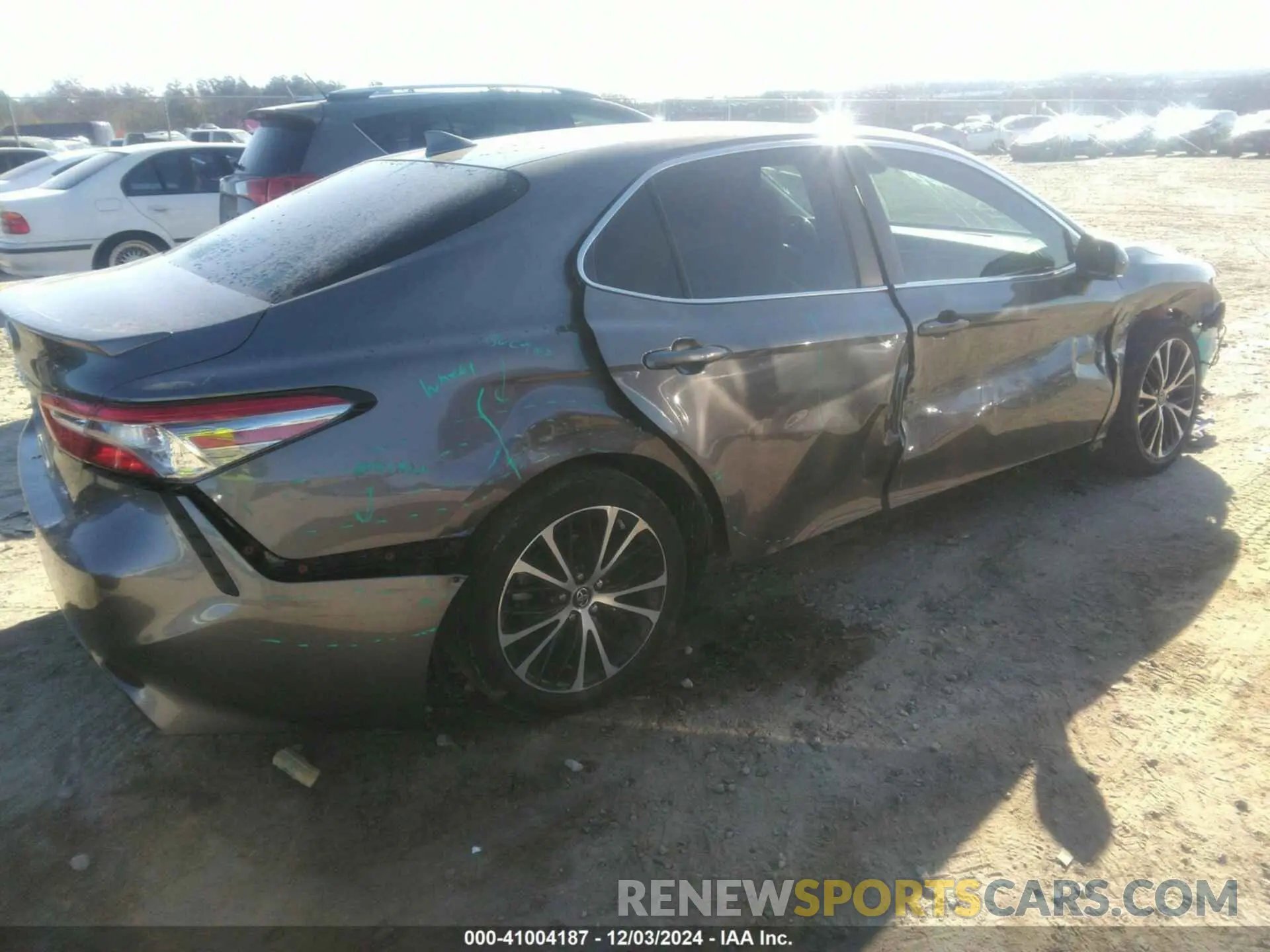 4 Photograph of a damaged car 4T1B11HK0KU784799 TOYOTA CAMRY 2019