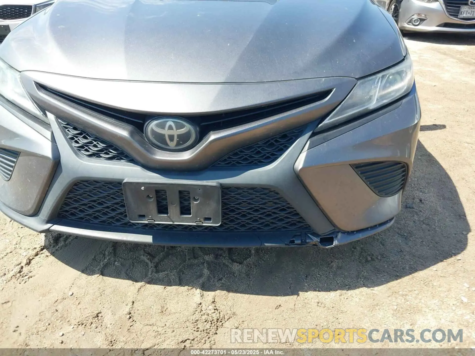 6 Photograph of a damaged car 4T1B11HK0KU787945 TOYOTA CAMRY 2019