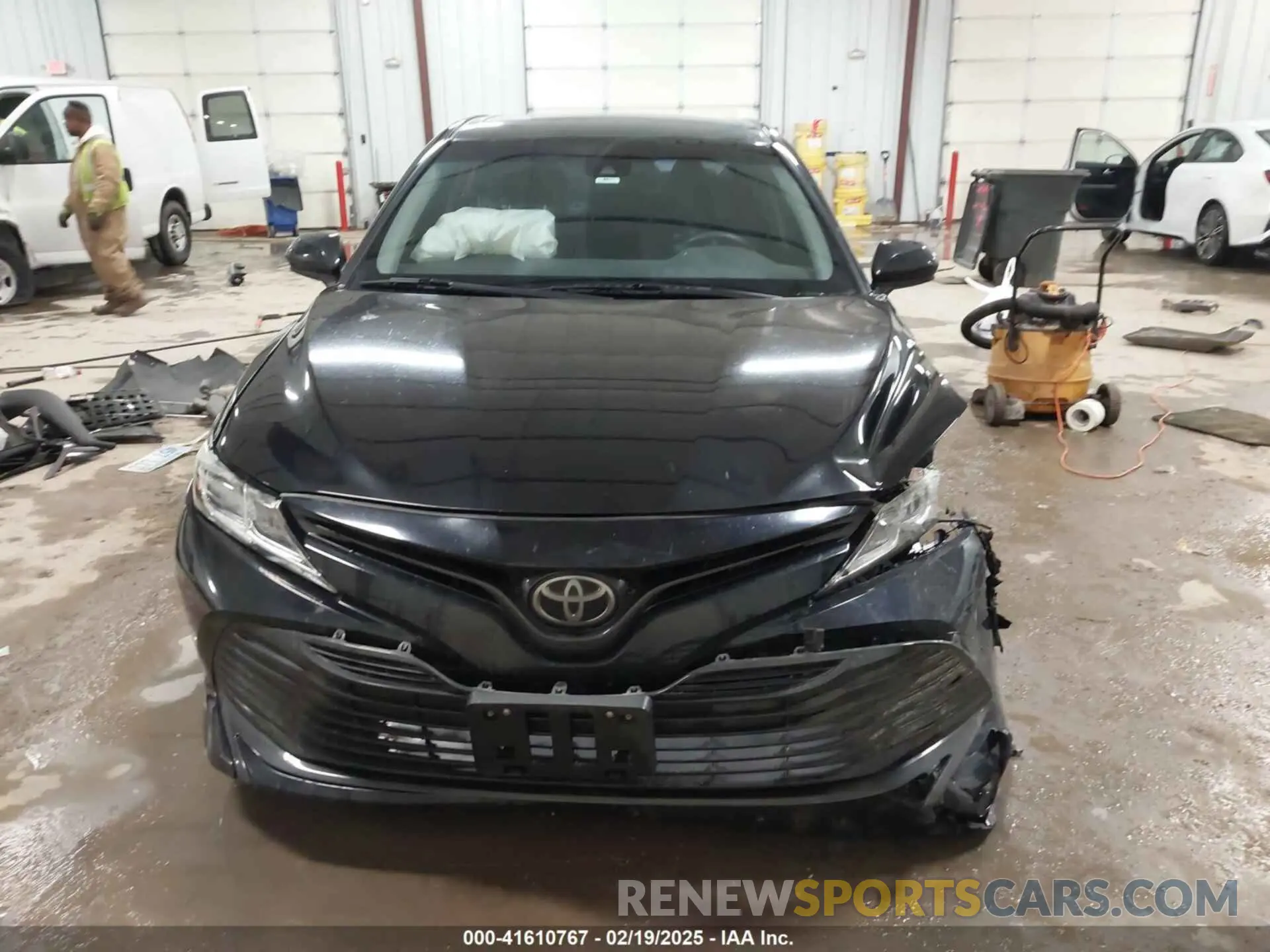 13 Photograph of a damaged car 4T1B11HK0KU788433 TOYOTA CAMRY 2019