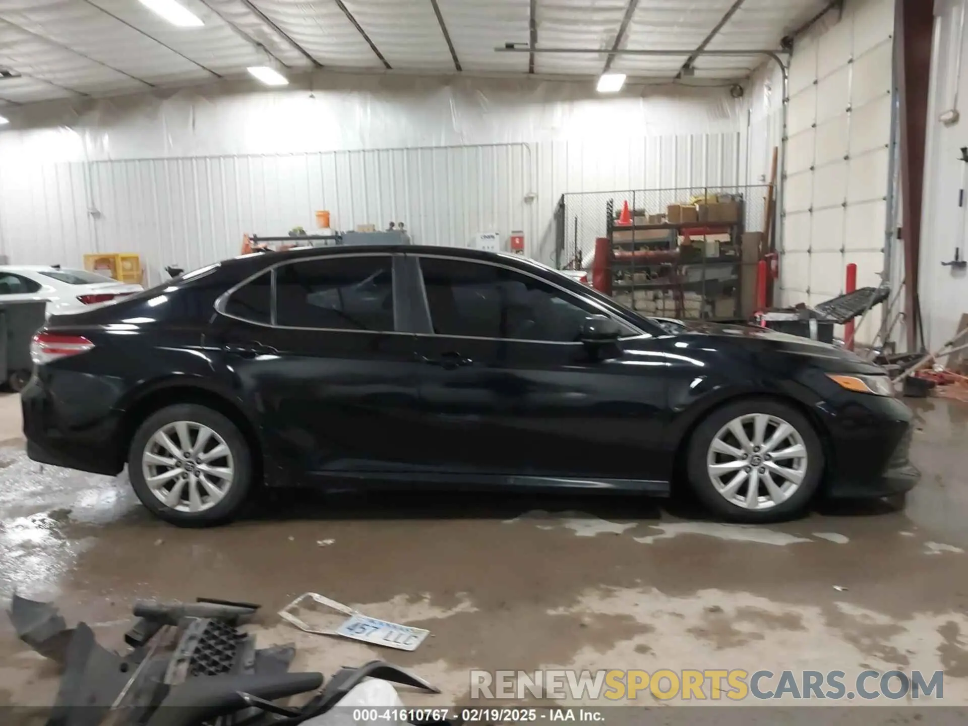 14 Photograph of a damaged car 4T1B11HK0KU788433 TOYOTA CAMRY 2019