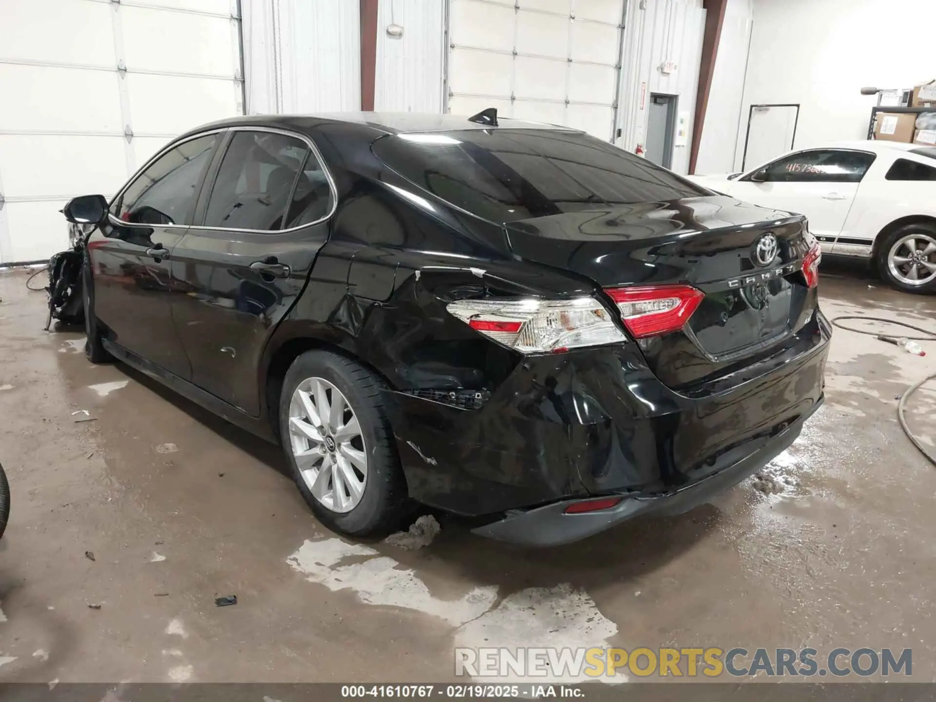 3 Photograph of a damaged car 4T1B11HK0KU788433 TOYOTA CAMRY 2019