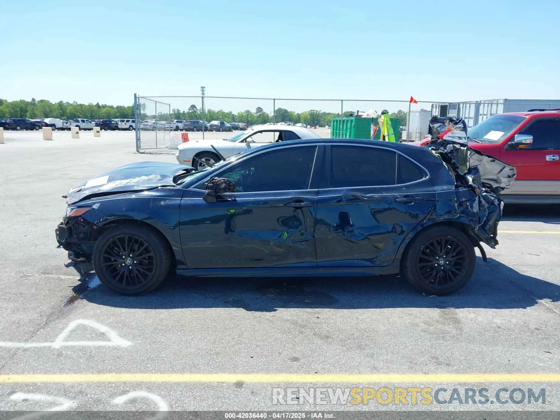 14 Photograph of a damaged car 4T1B11HK0KU790070 TOYOTA CAMRY 2019