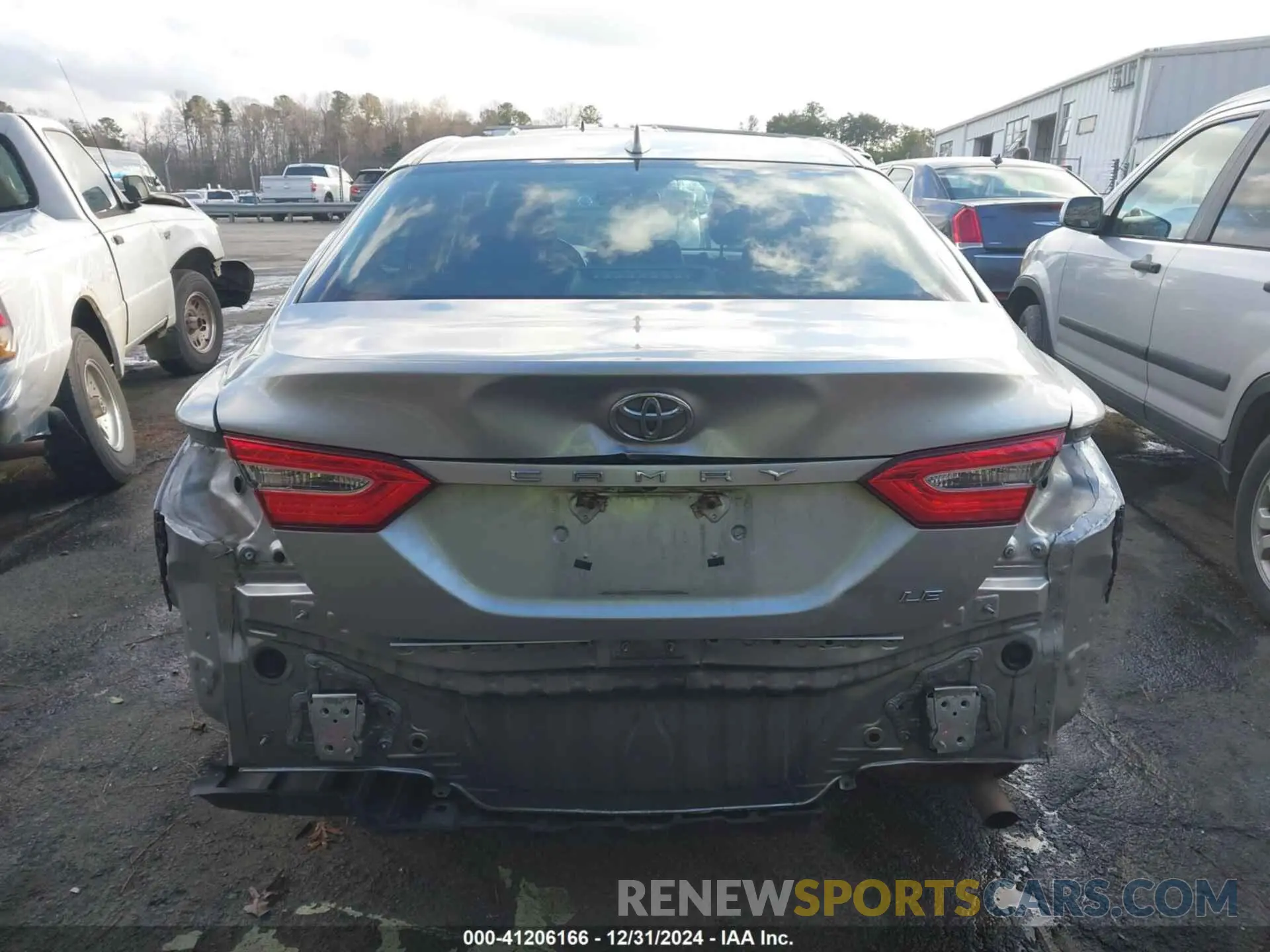 6 Photograph of a damaged car 4T1B11HK0KU791767 TOYOTA CAMRY 2019