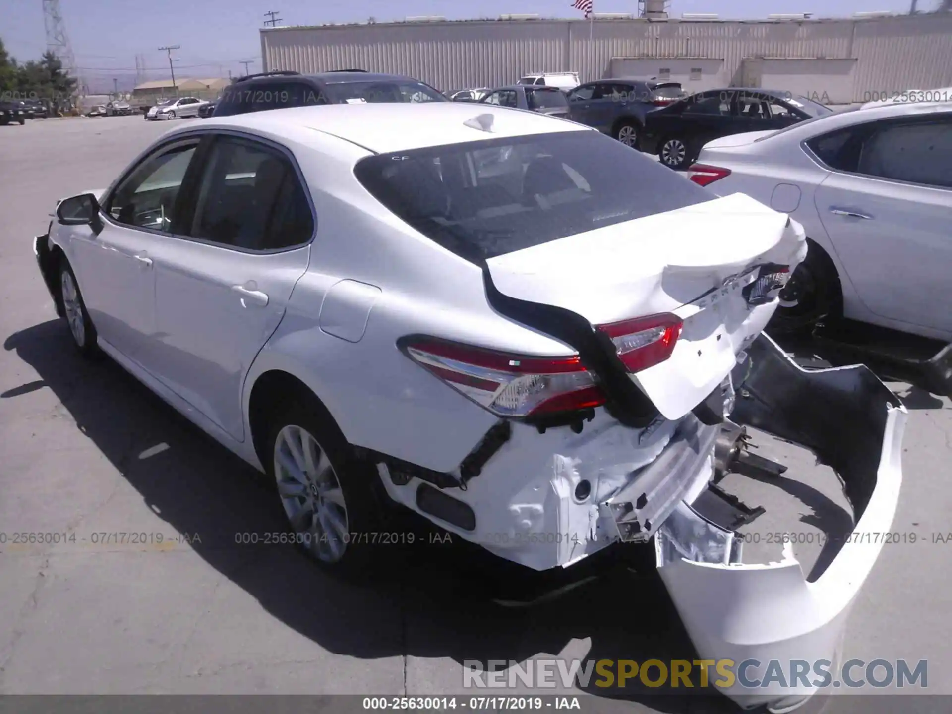 3 Photograph of a damaged car 4T1B11HK0KU792241 TOYOTA CAMRY 2019