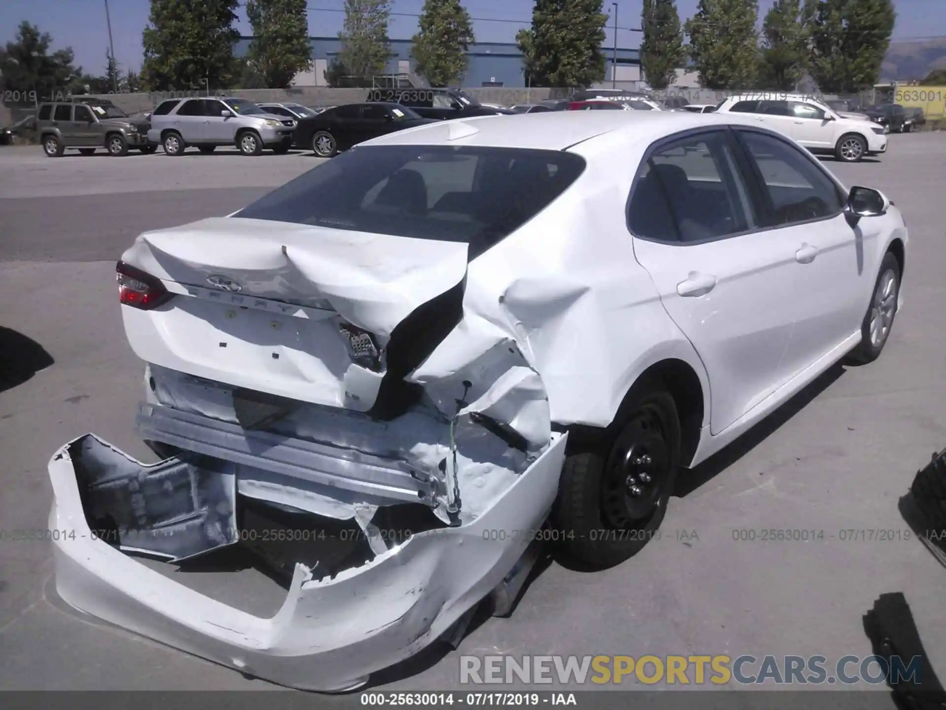 4 Photograph of a damaged car 4T1B11HK0KU792241 TOYOTA CAMRY 2019