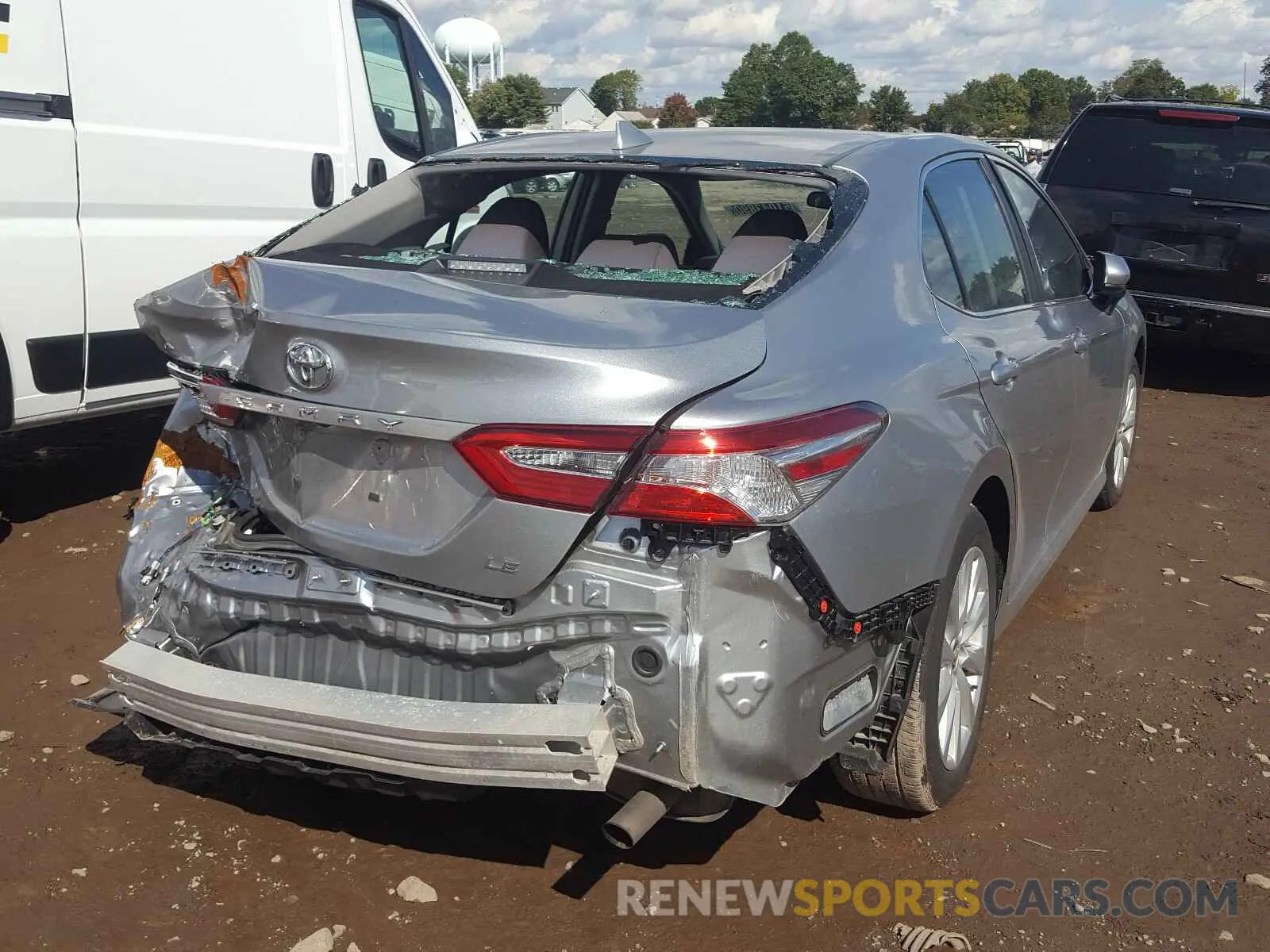 4 Photograph of a damaged car 4T1B11HK0KU793180 TOYOTA CAMRY 2019