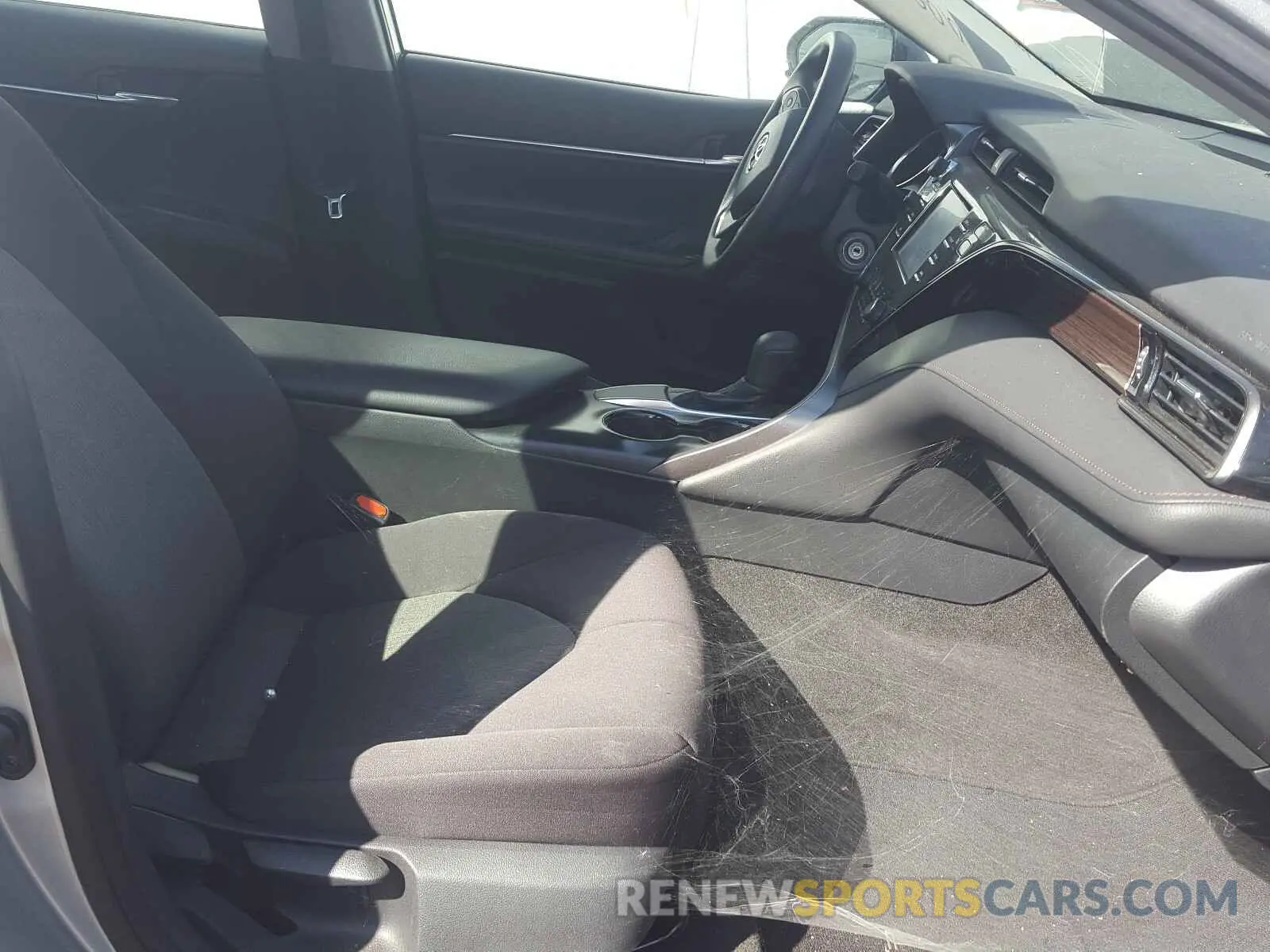 5 Photograph of a damaged car 4T1B11HK0KU793180 TOYOTA CAMRY 2019