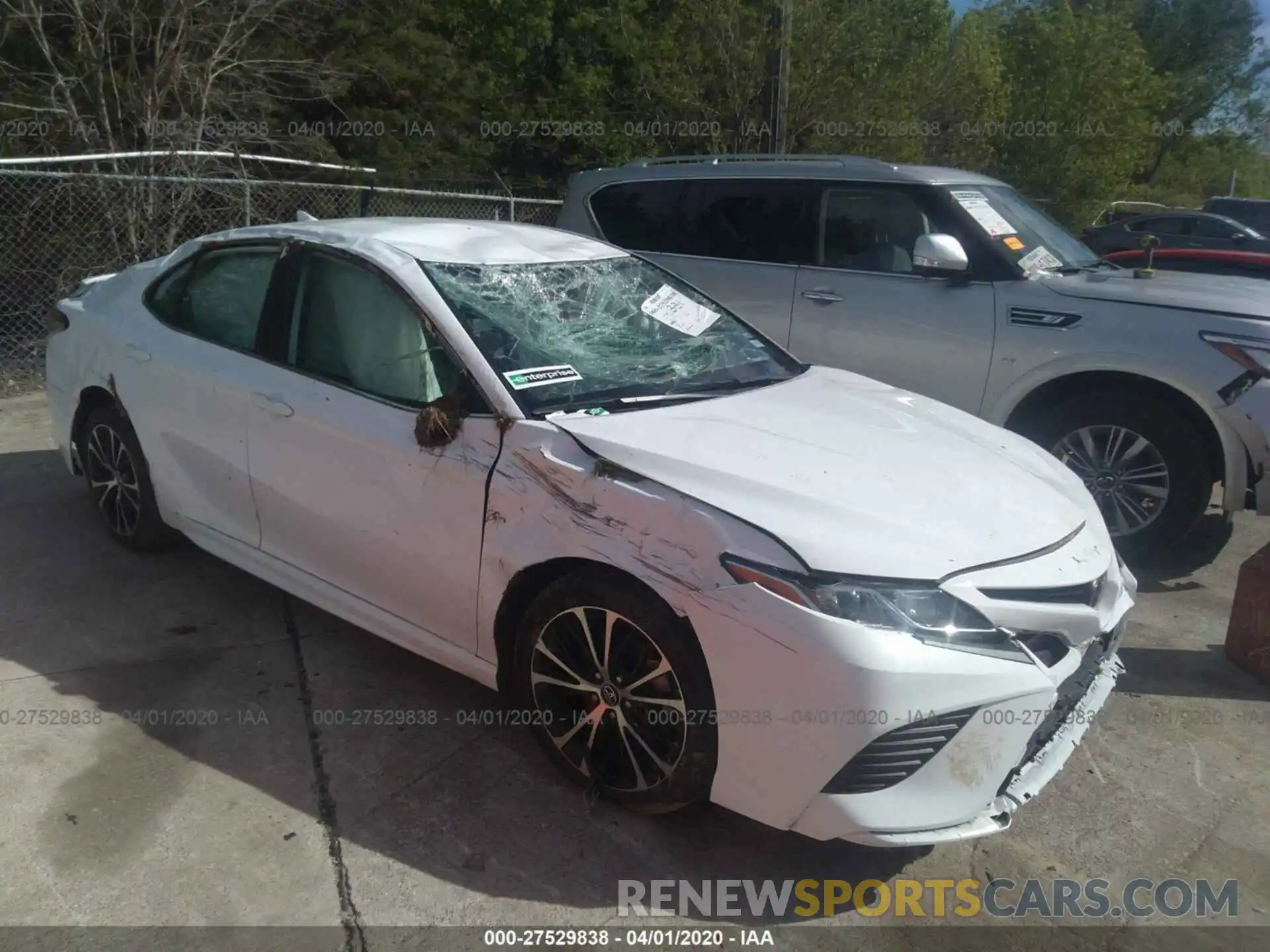 1 Photograph of a damaged car 4T1B11HK0KU804338 TOYOTA CAMRY 2019