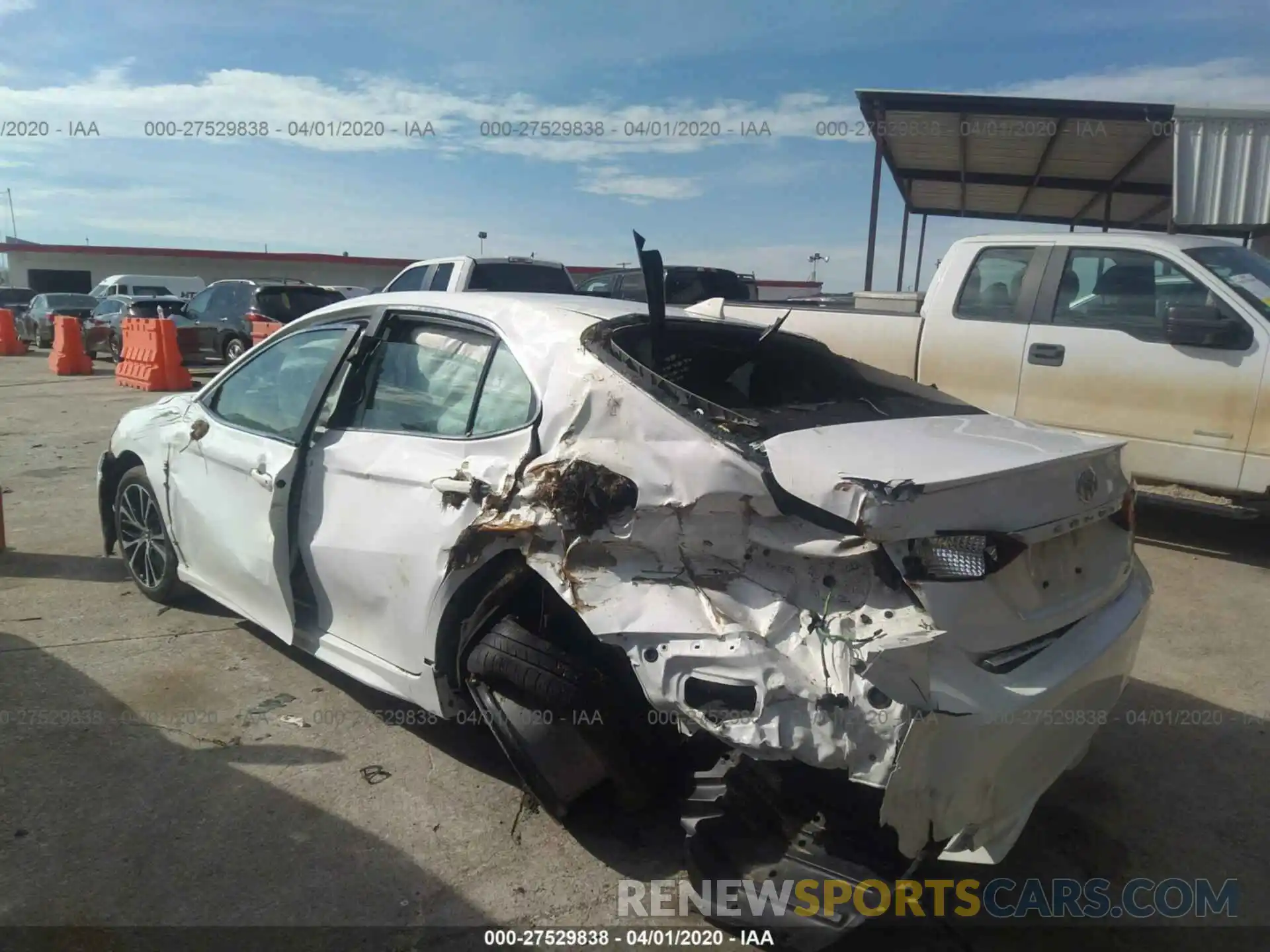 3 Photograph of a damaged car 4T1B11HK0KU804338 TOYOTA CAMRY 2019