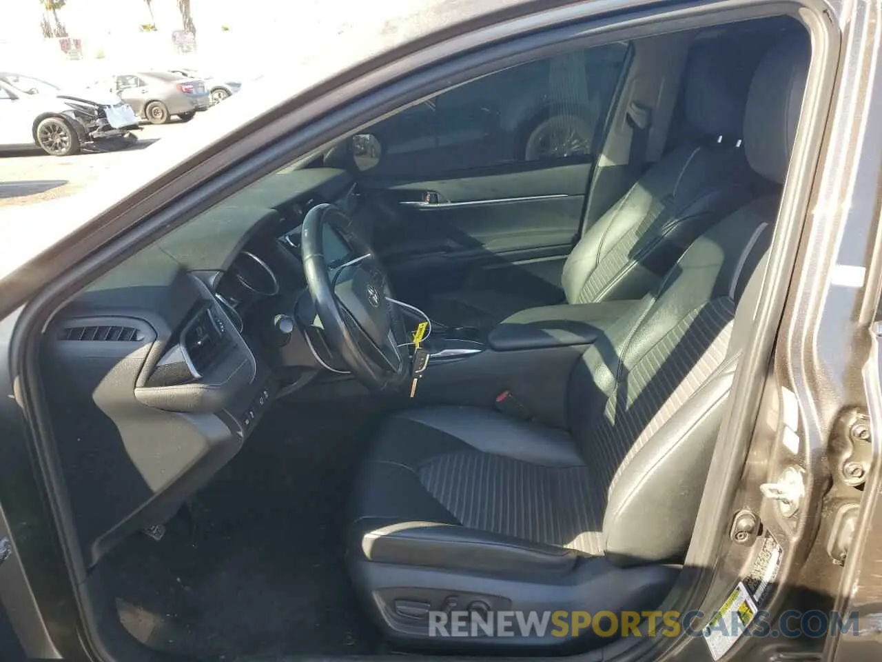7 Photograph of a damaged car 4T1B11HK0KU804940 TOYOTA CAMRY 2019