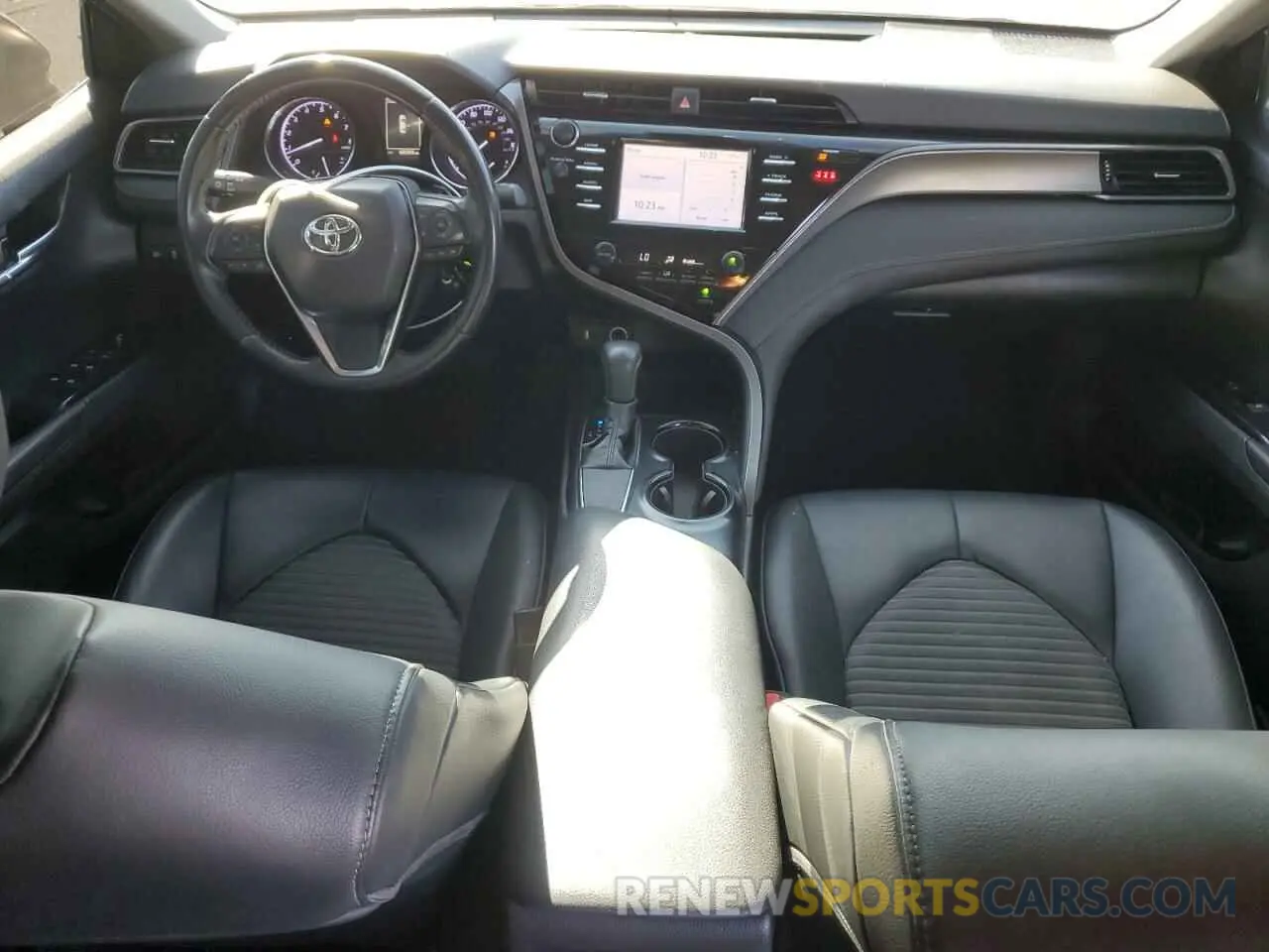 8 Photograph of a damaged car 4T1B11HK0KU804940 TOYOTA CAMRY 2019